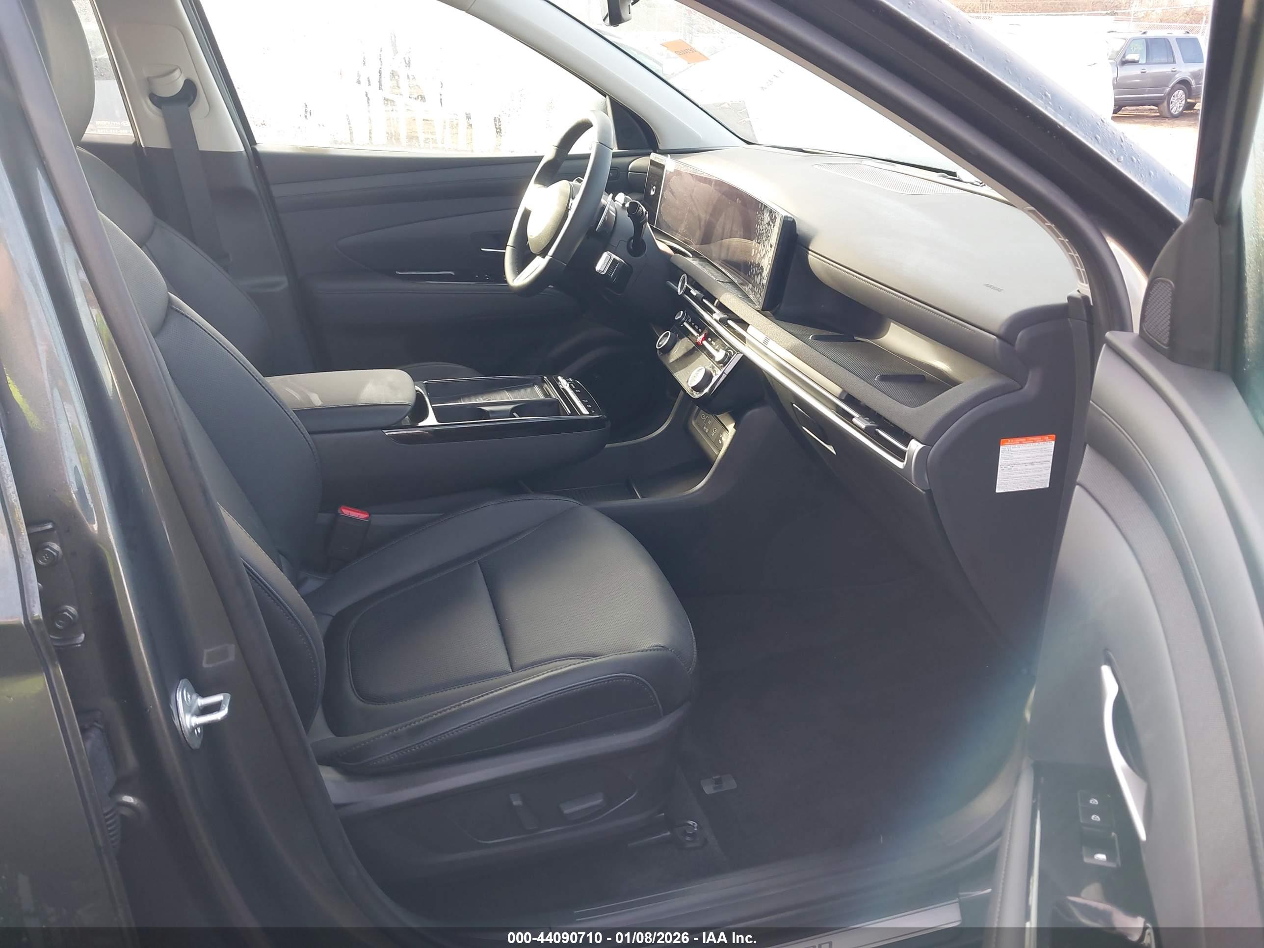 HYUNDAI TUCSON image 5