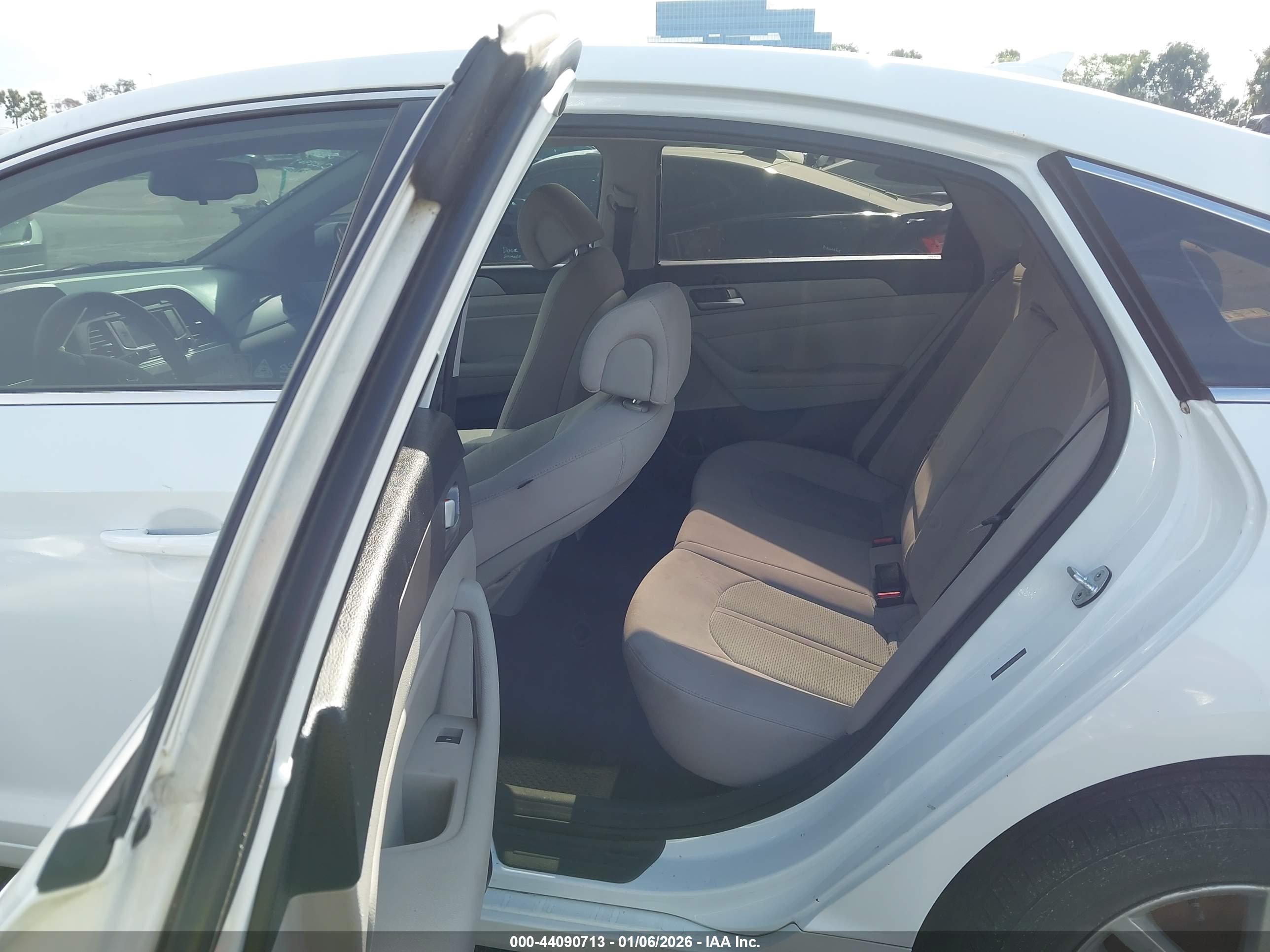 HYUNDAI SONATA image 8