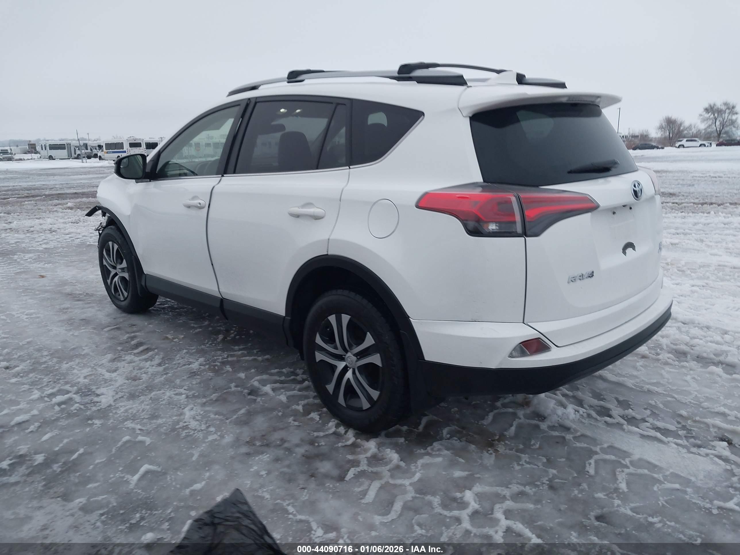 TOYOTA RAV4 image 3