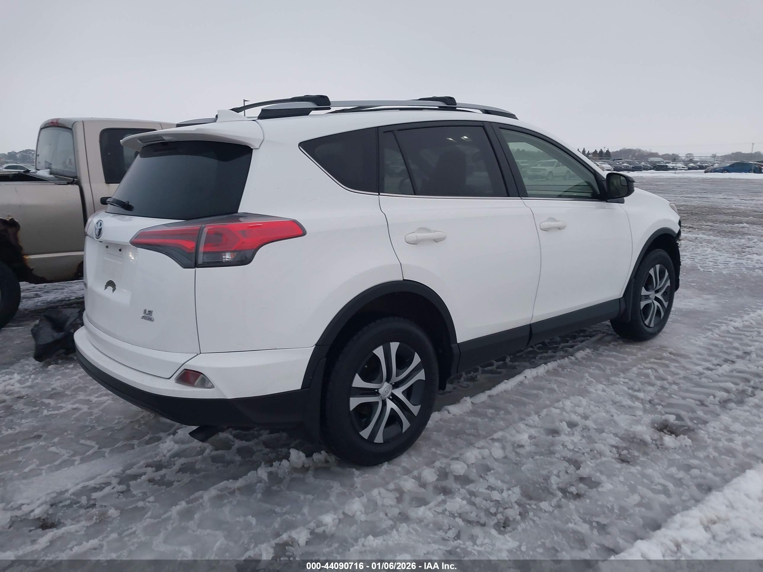 TOYOTA RAV4 image 4