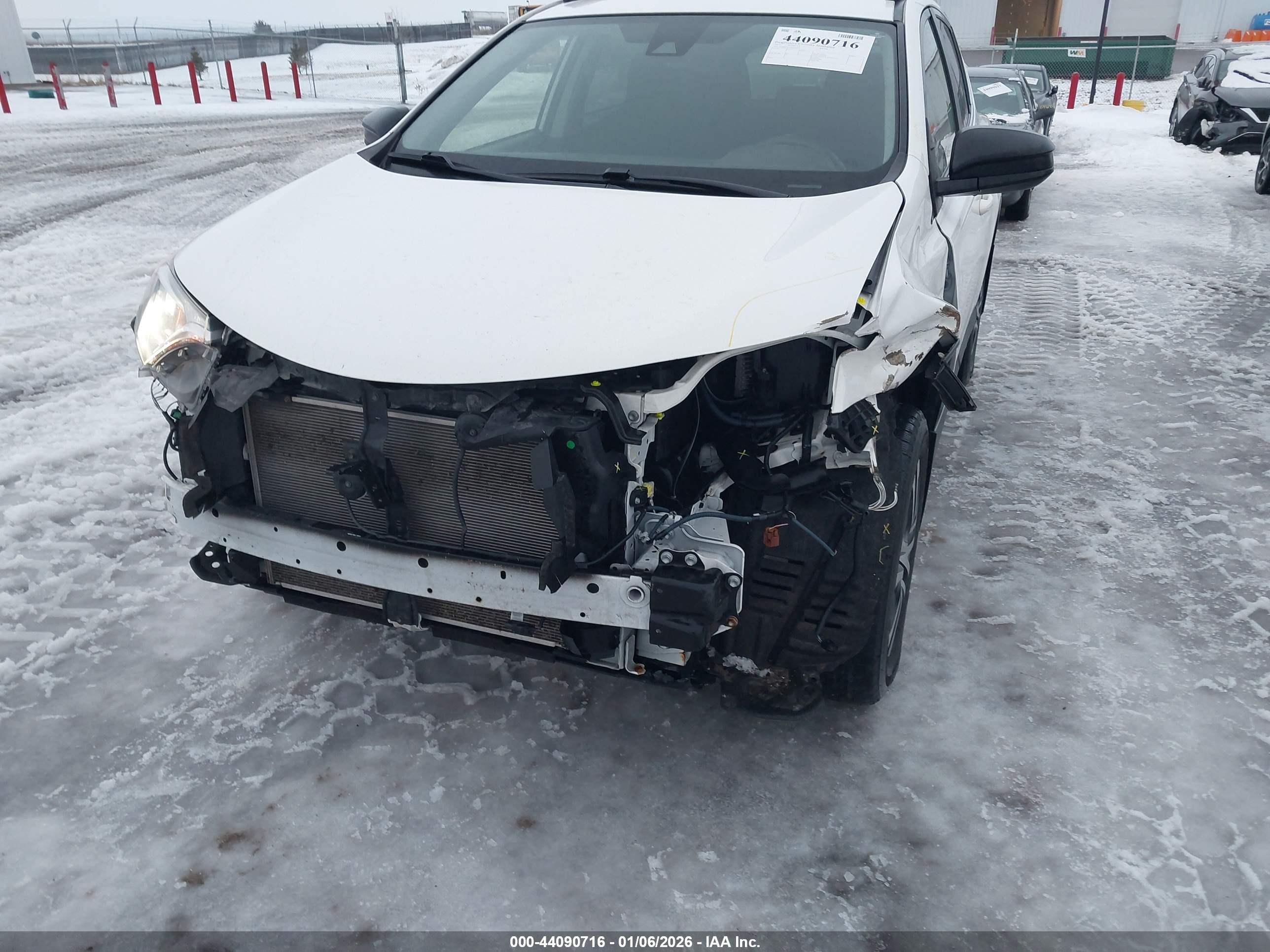 TOYOTA RAV4 image 6