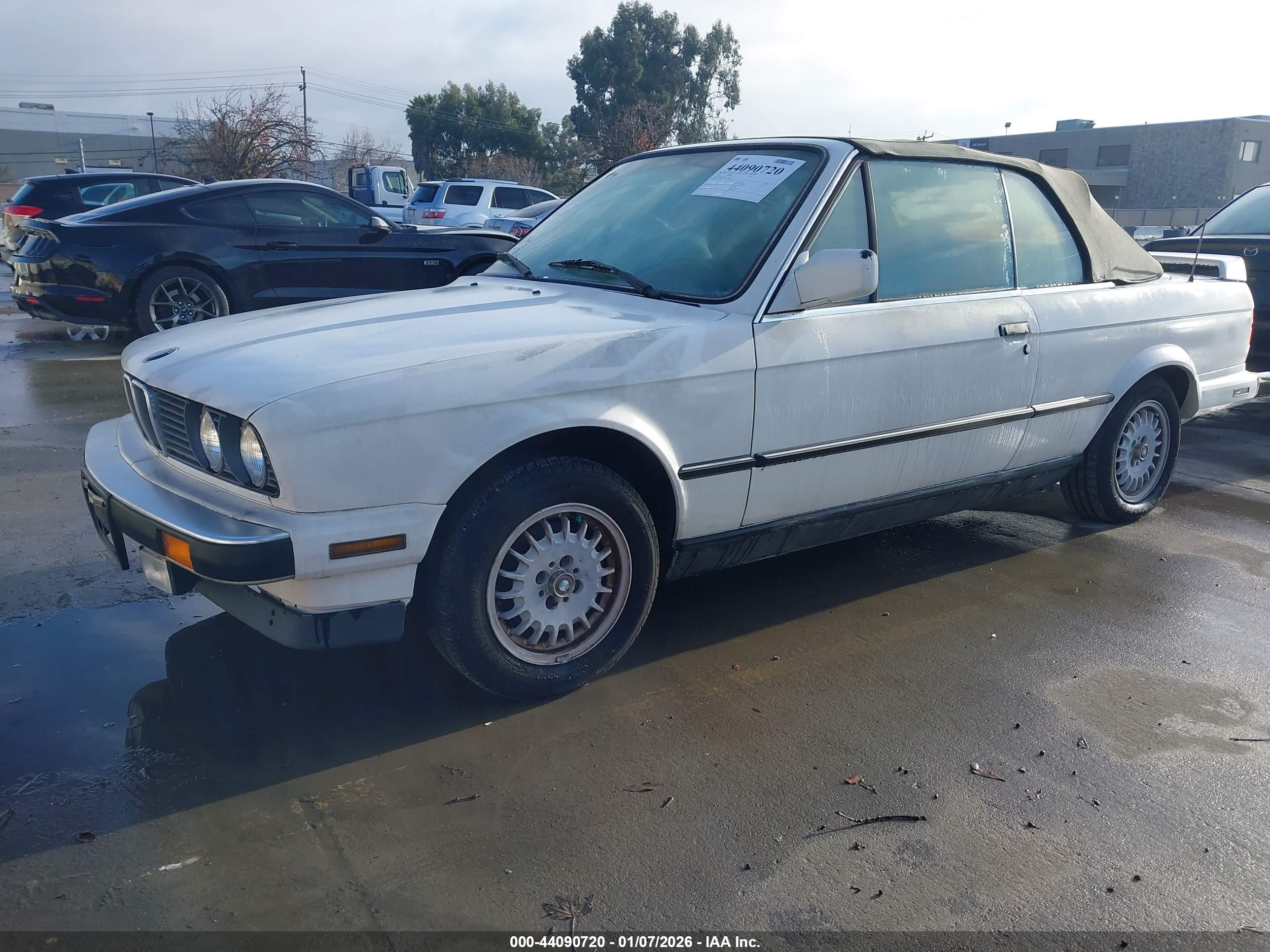 BMW 325 image 2