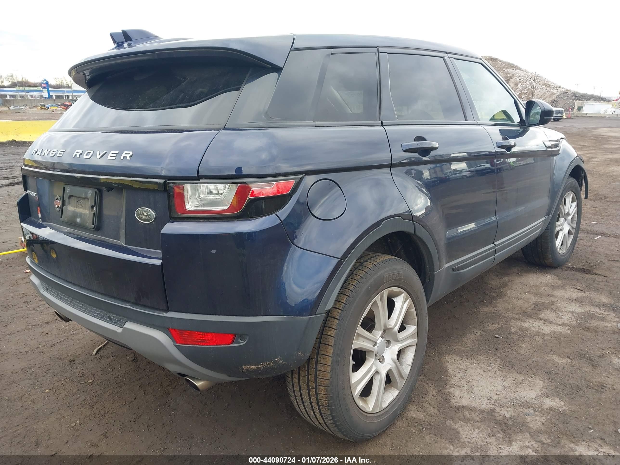 LAND ROVER image 4