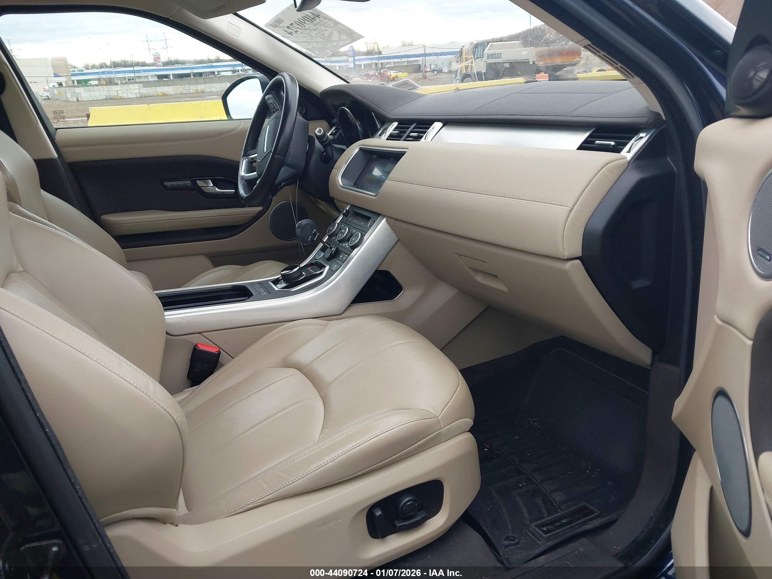LAND ROVER image 5