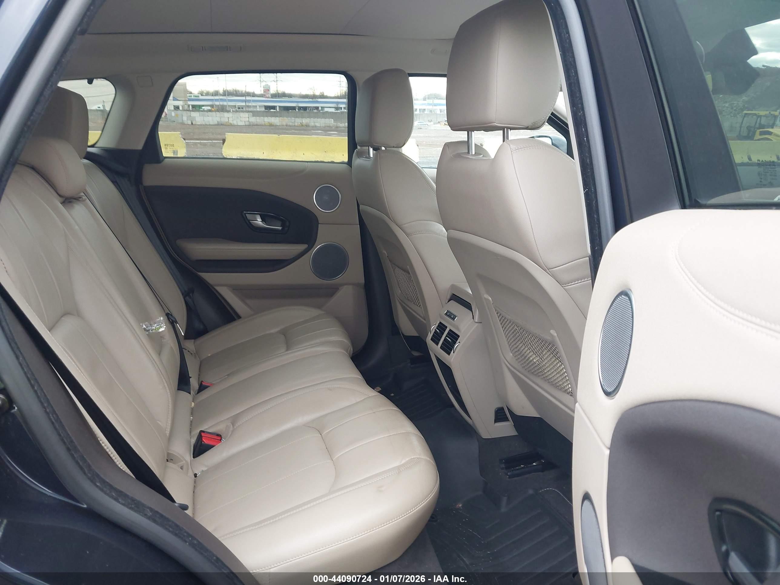 LAND ROVER image 8