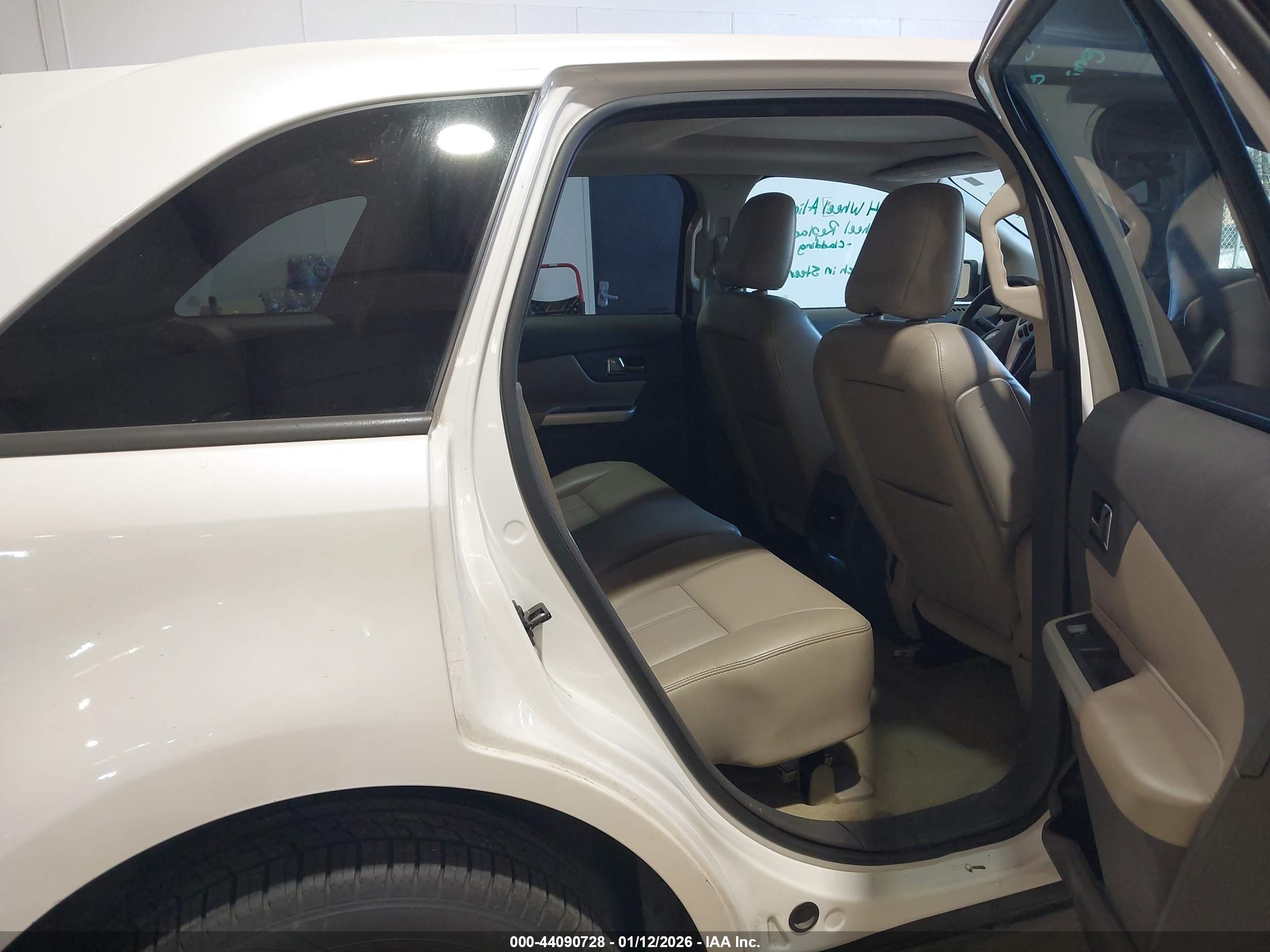 FORD EDGE image 8