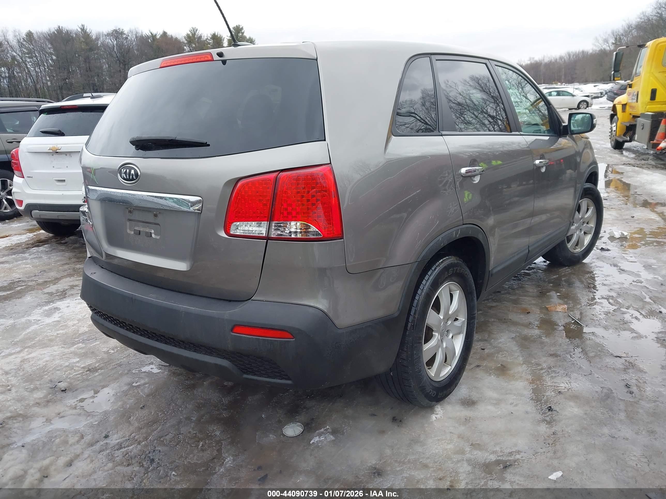 KIA SORENTO image 4