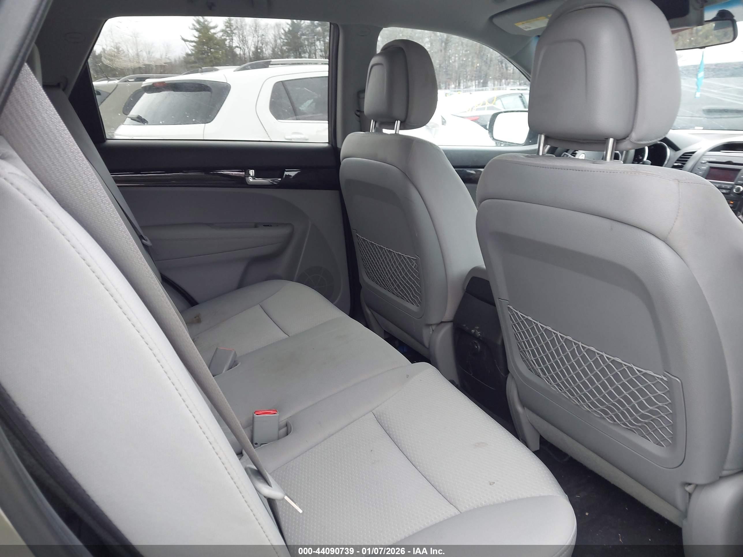 KIA SORENTO image 8