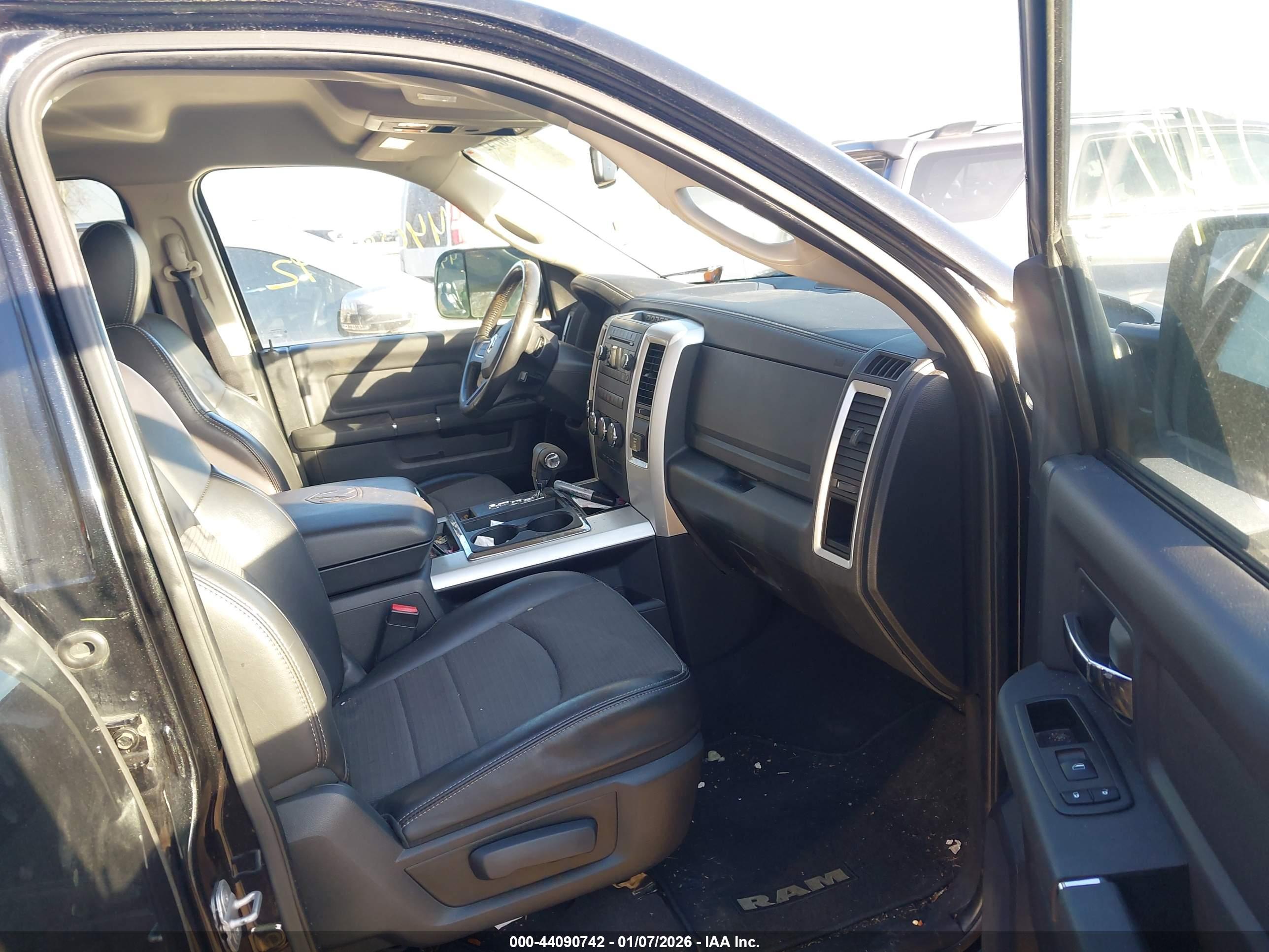 DODGE RAM image 5