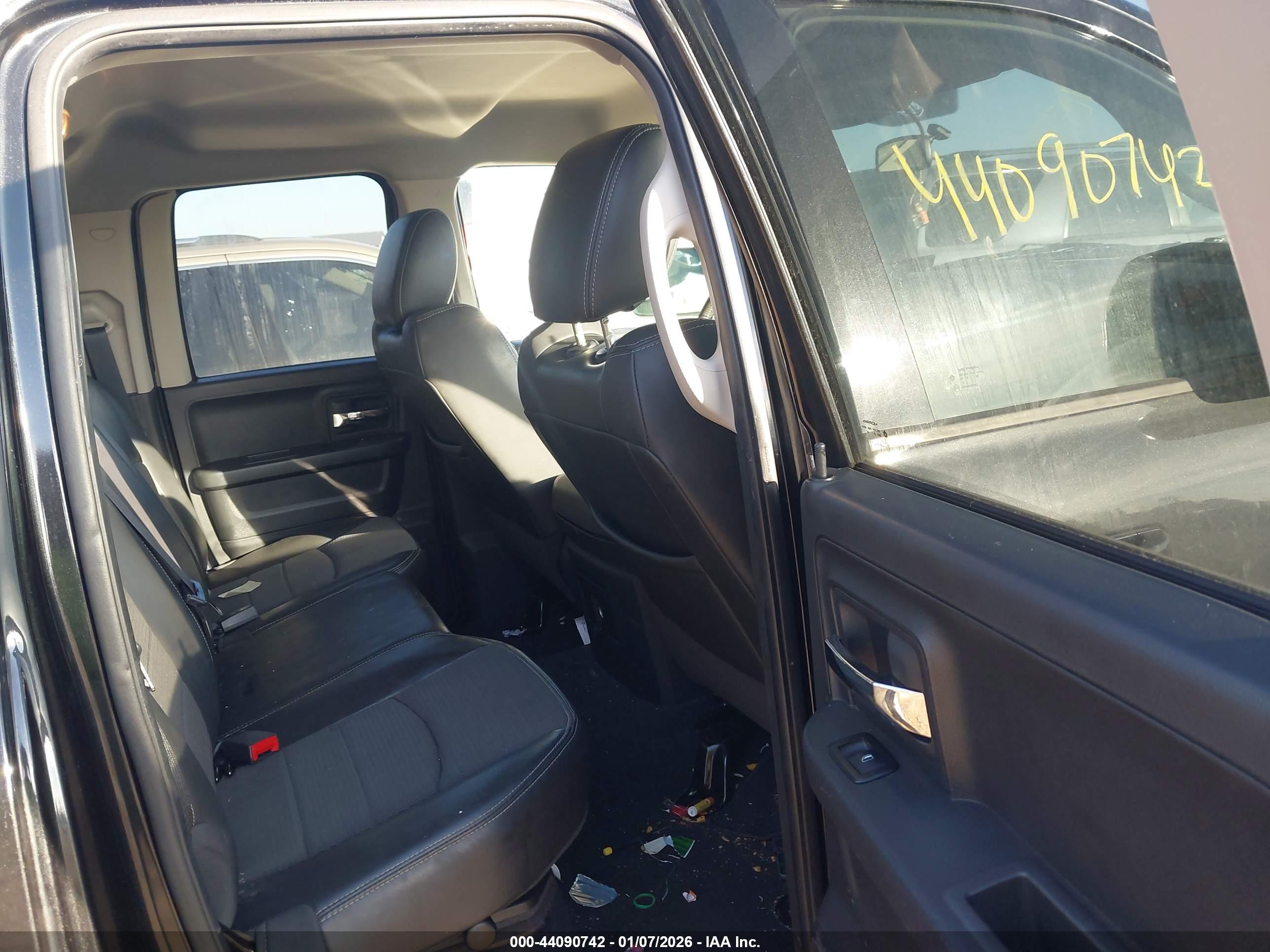 DODGE RAM image 8