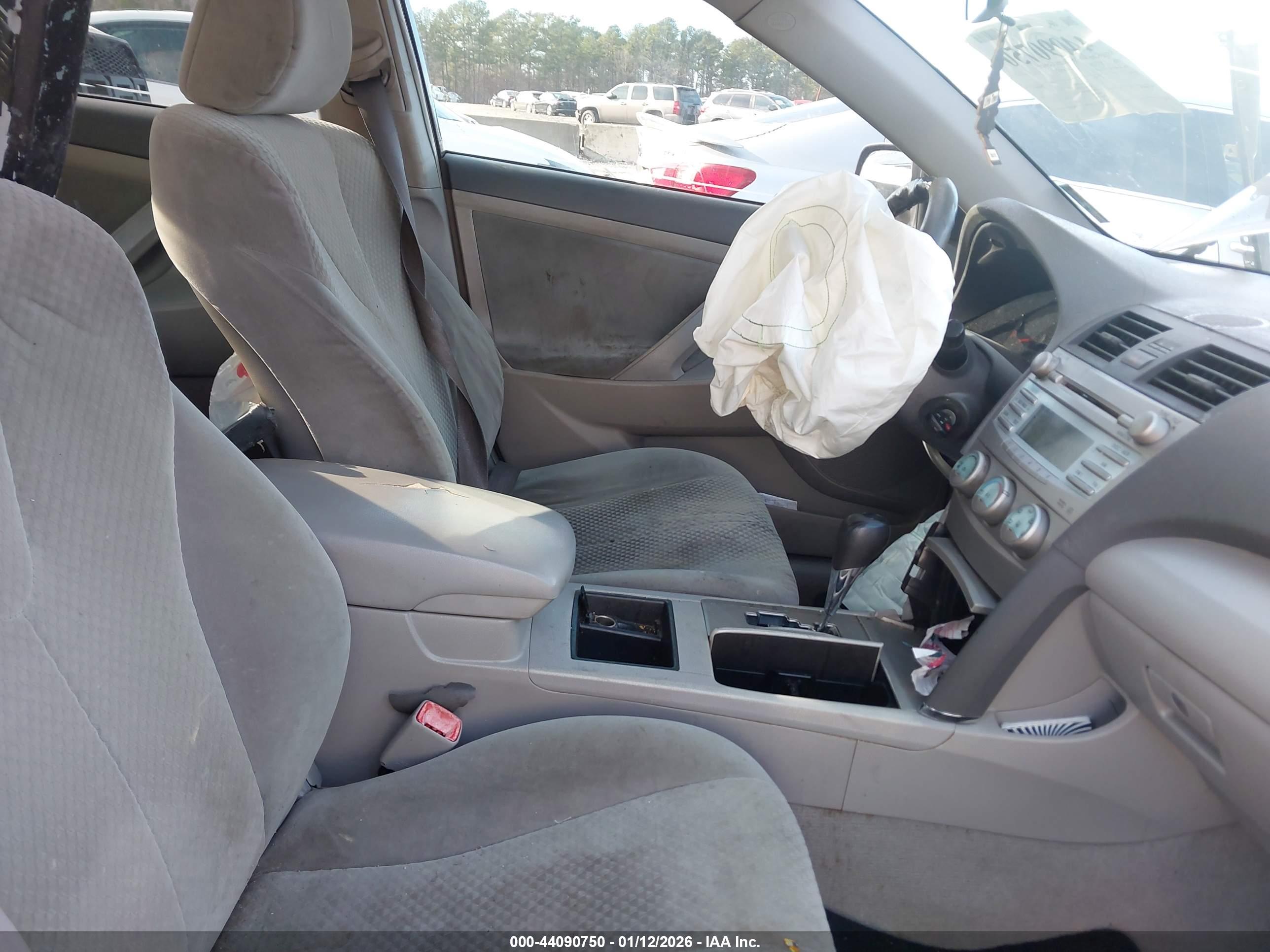 TOYOTA CAMRY image 5