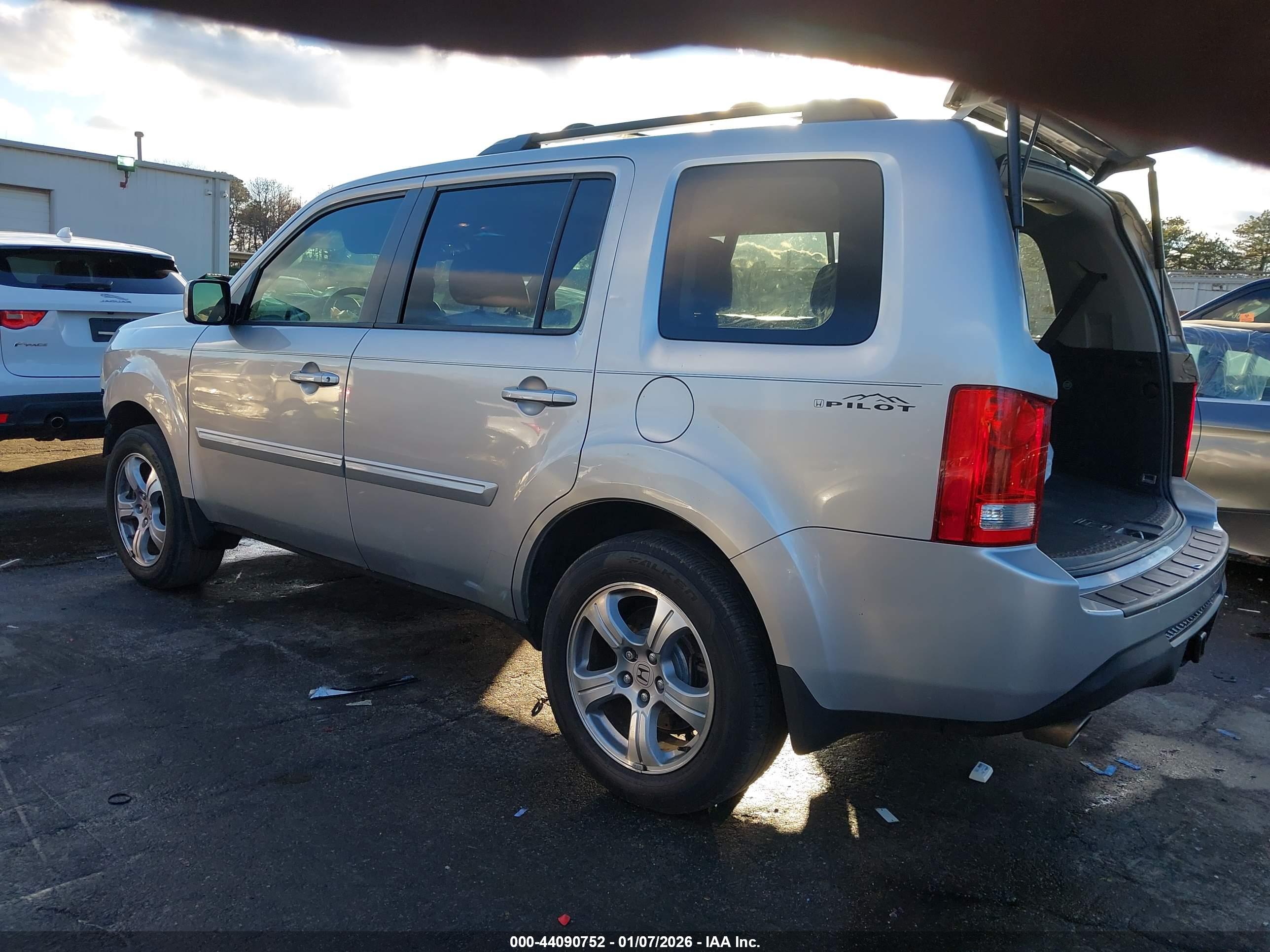 HONDA PILOT image 3