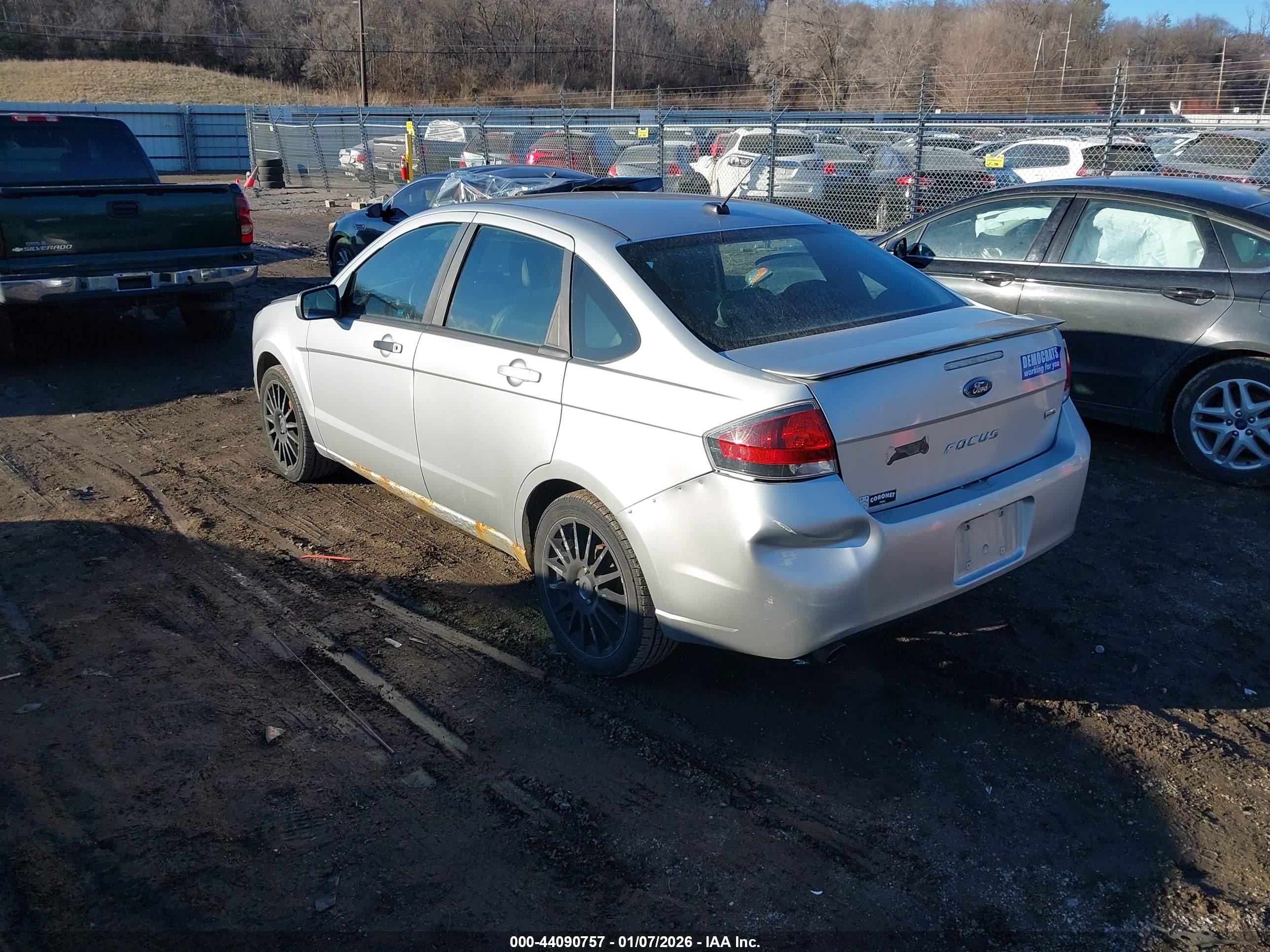 FORD FOCUS image 3