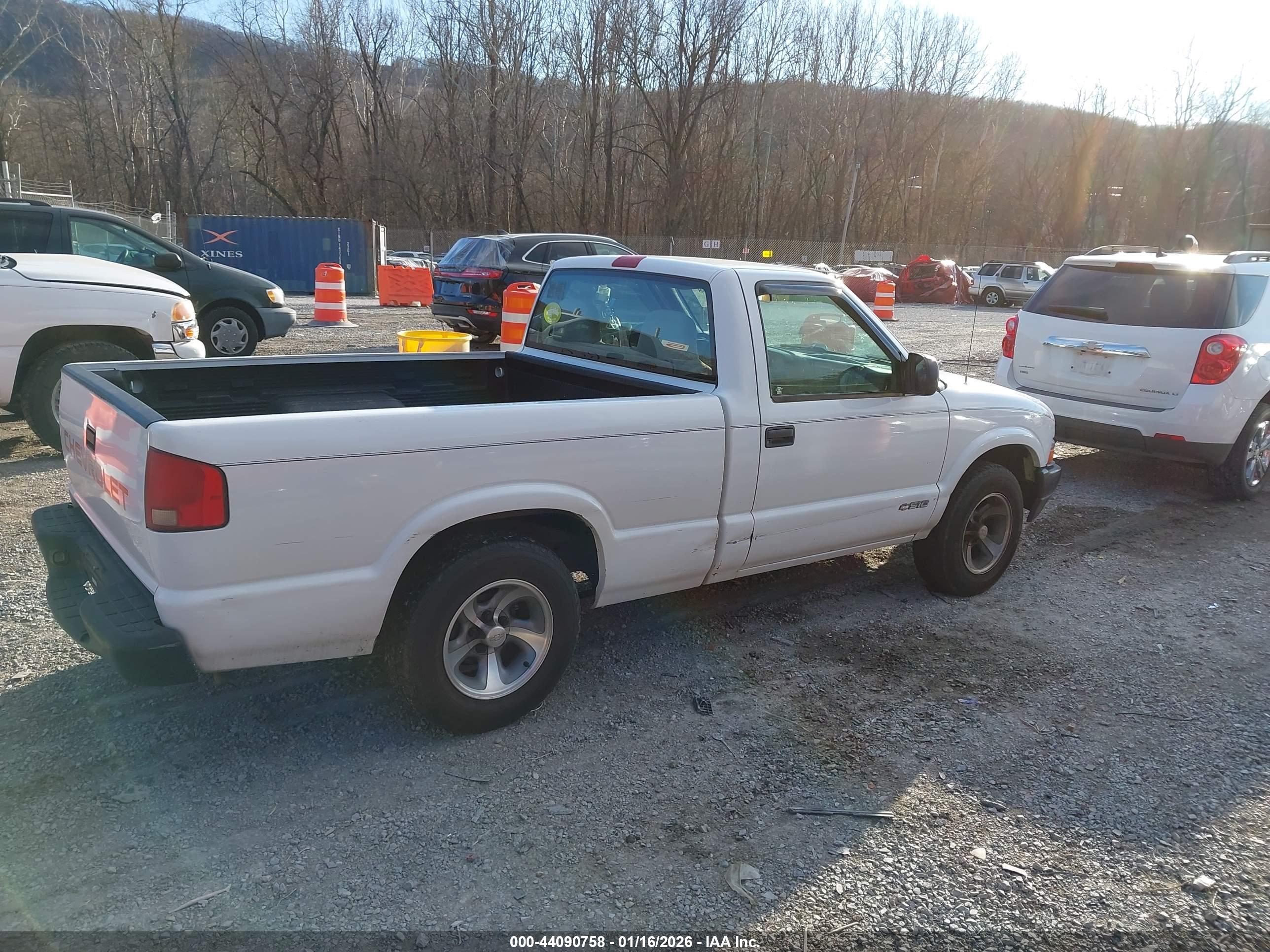 CHEVROLET S-10 image 4