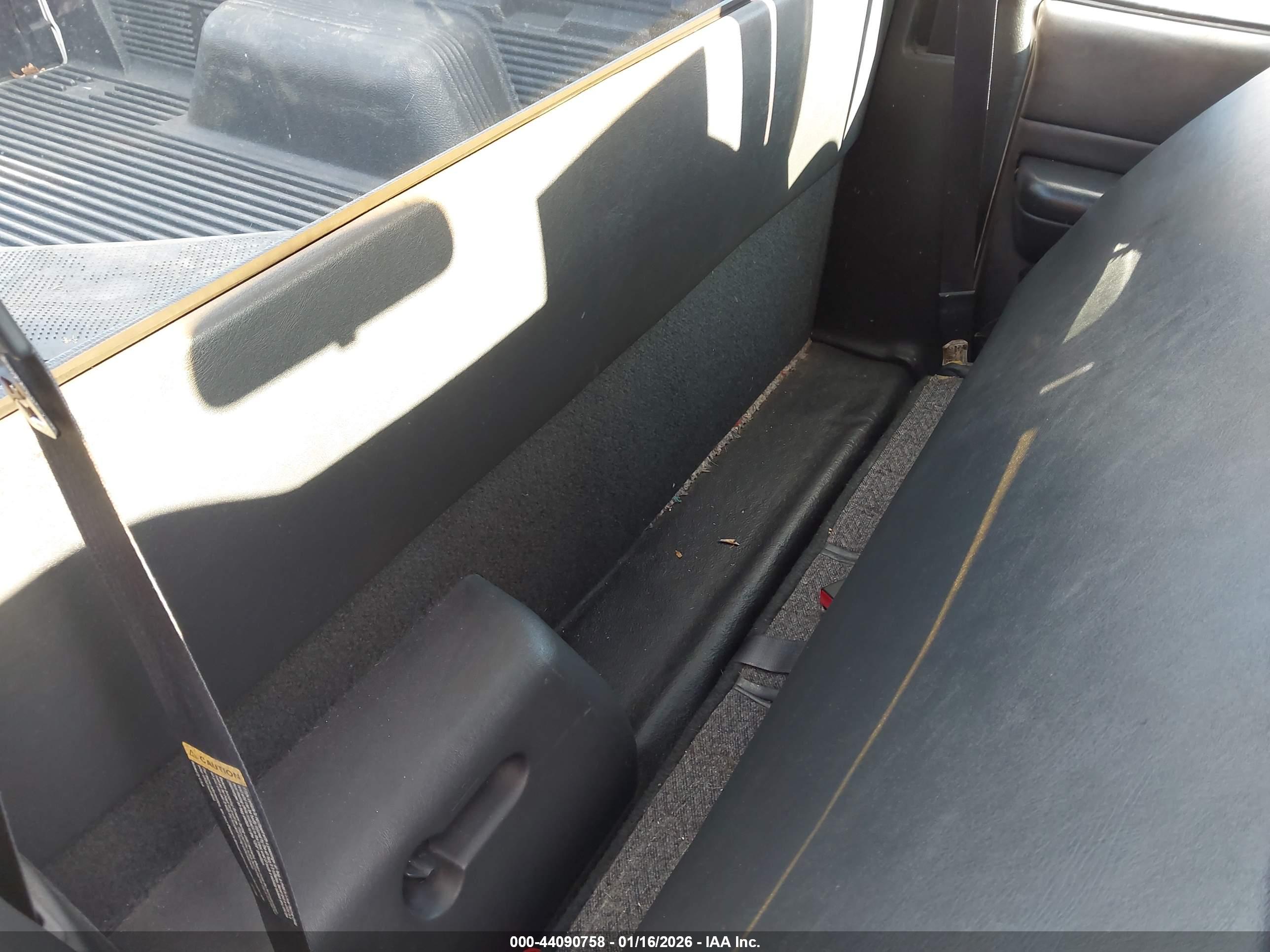 CHEVROLET S-10 image 8