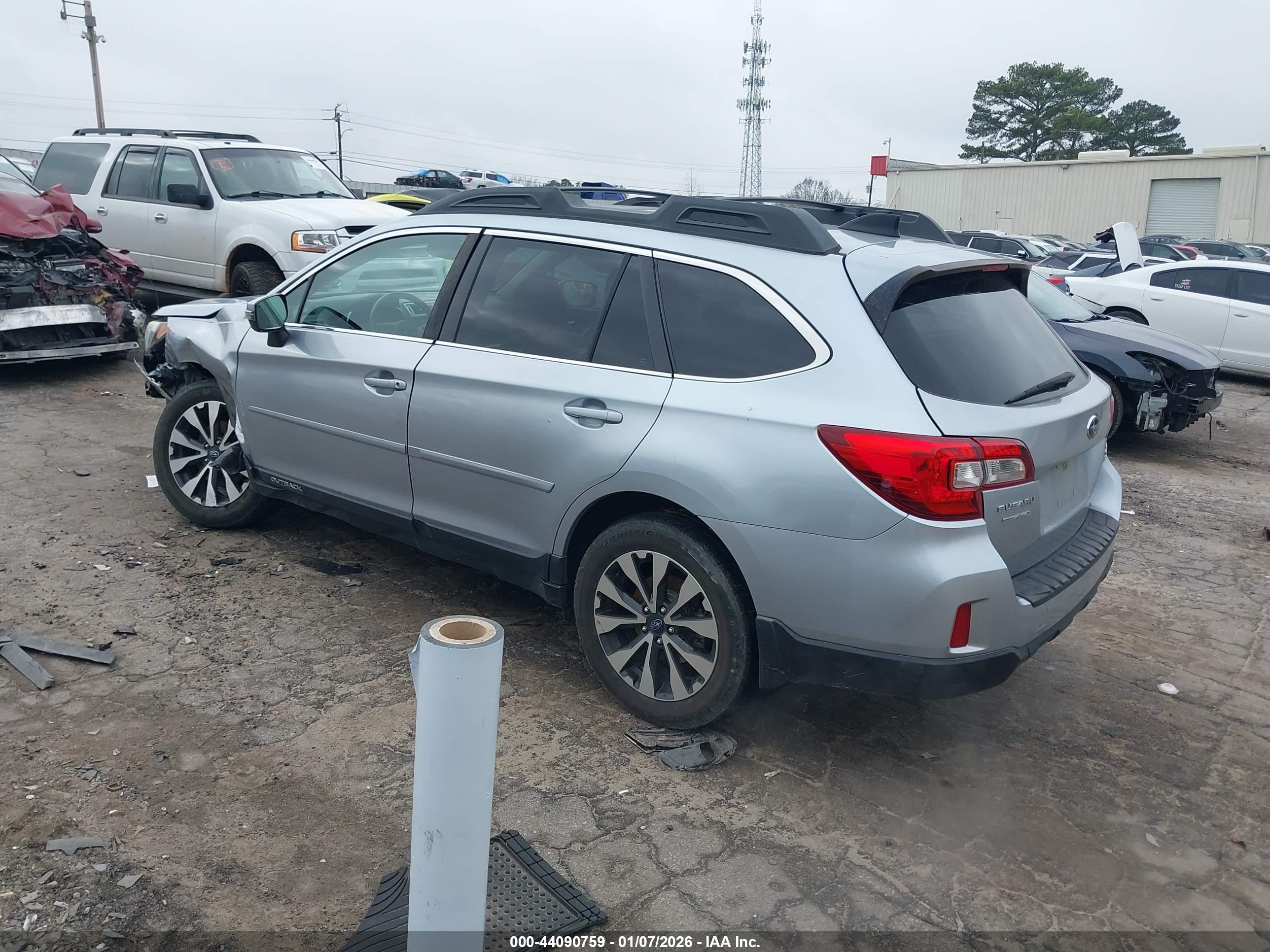 SUBARU OUTBACK image 3