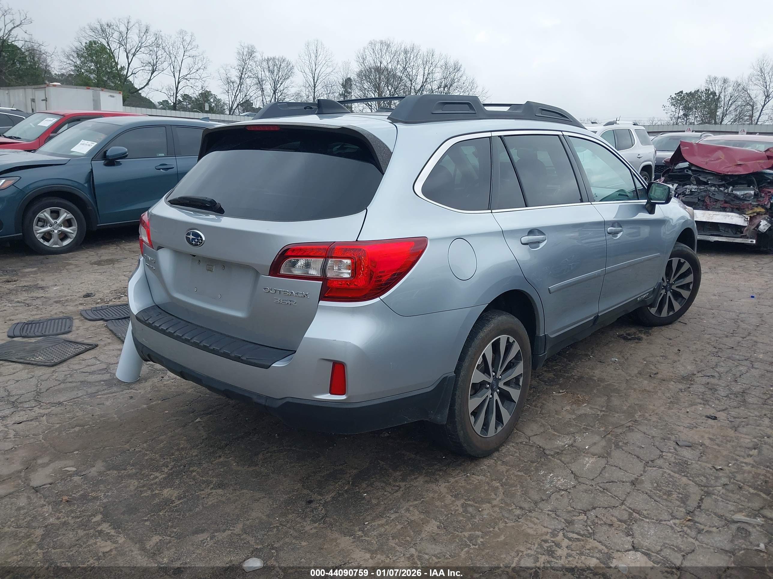 SUBARU OUTBACK image 4