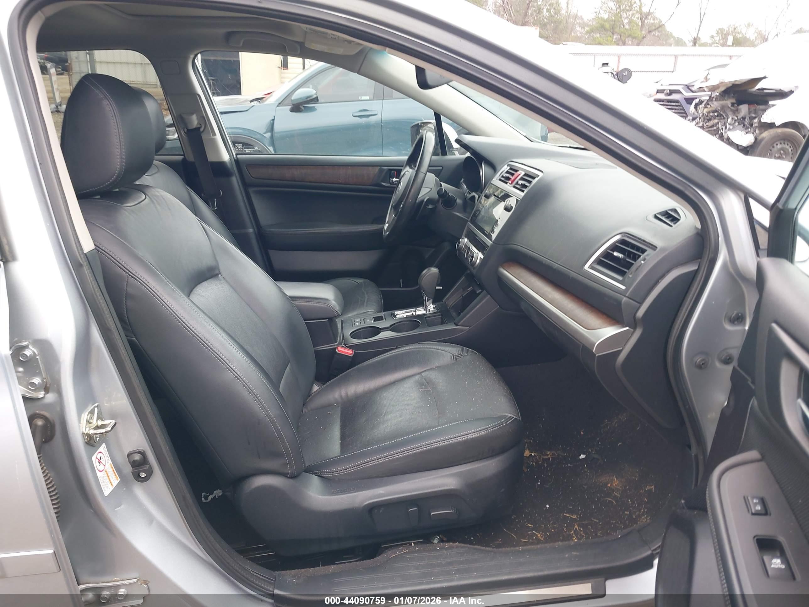 SUBARU OUTBACK image 5