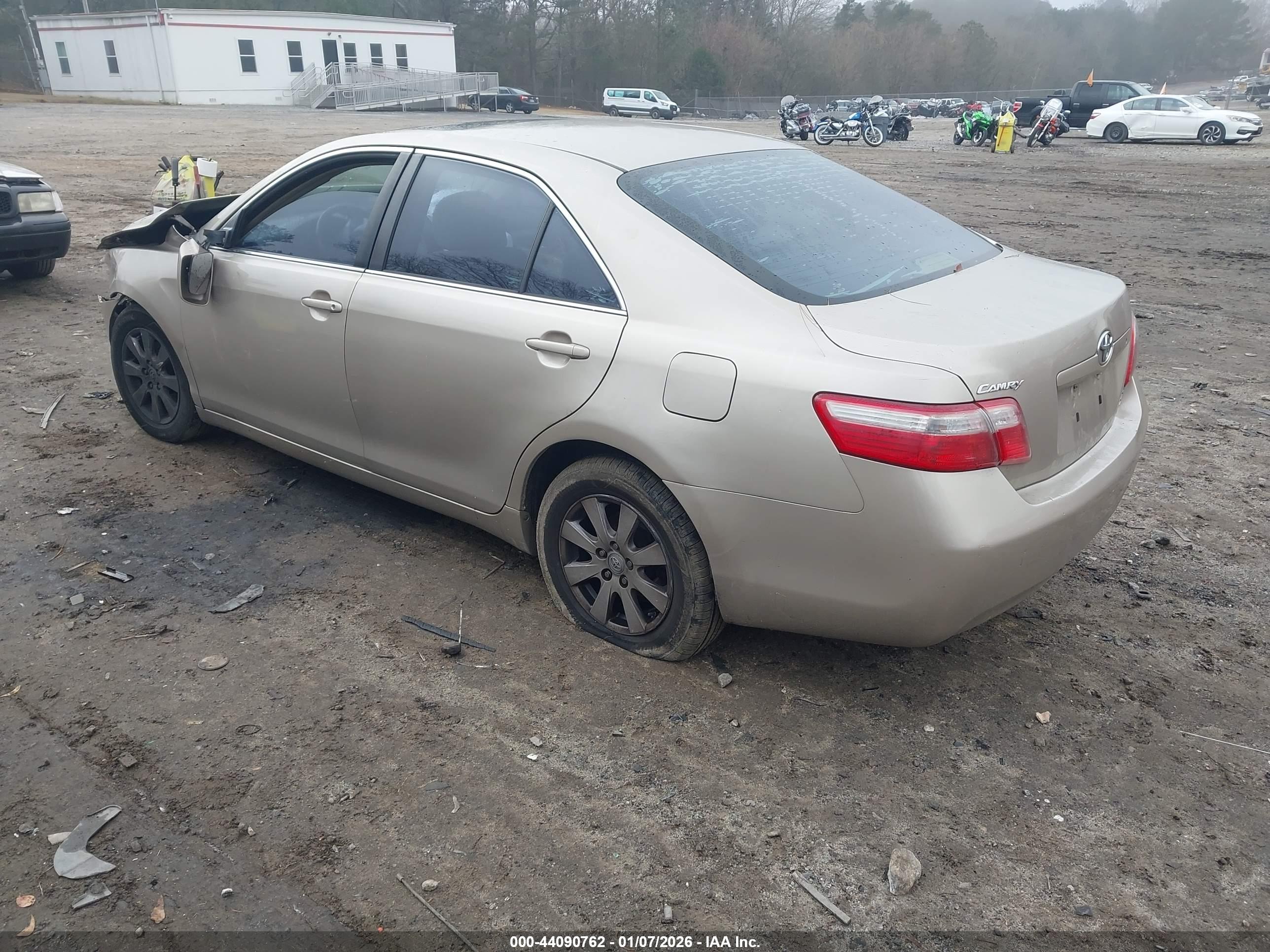 TOYOTA CAMRY image 3