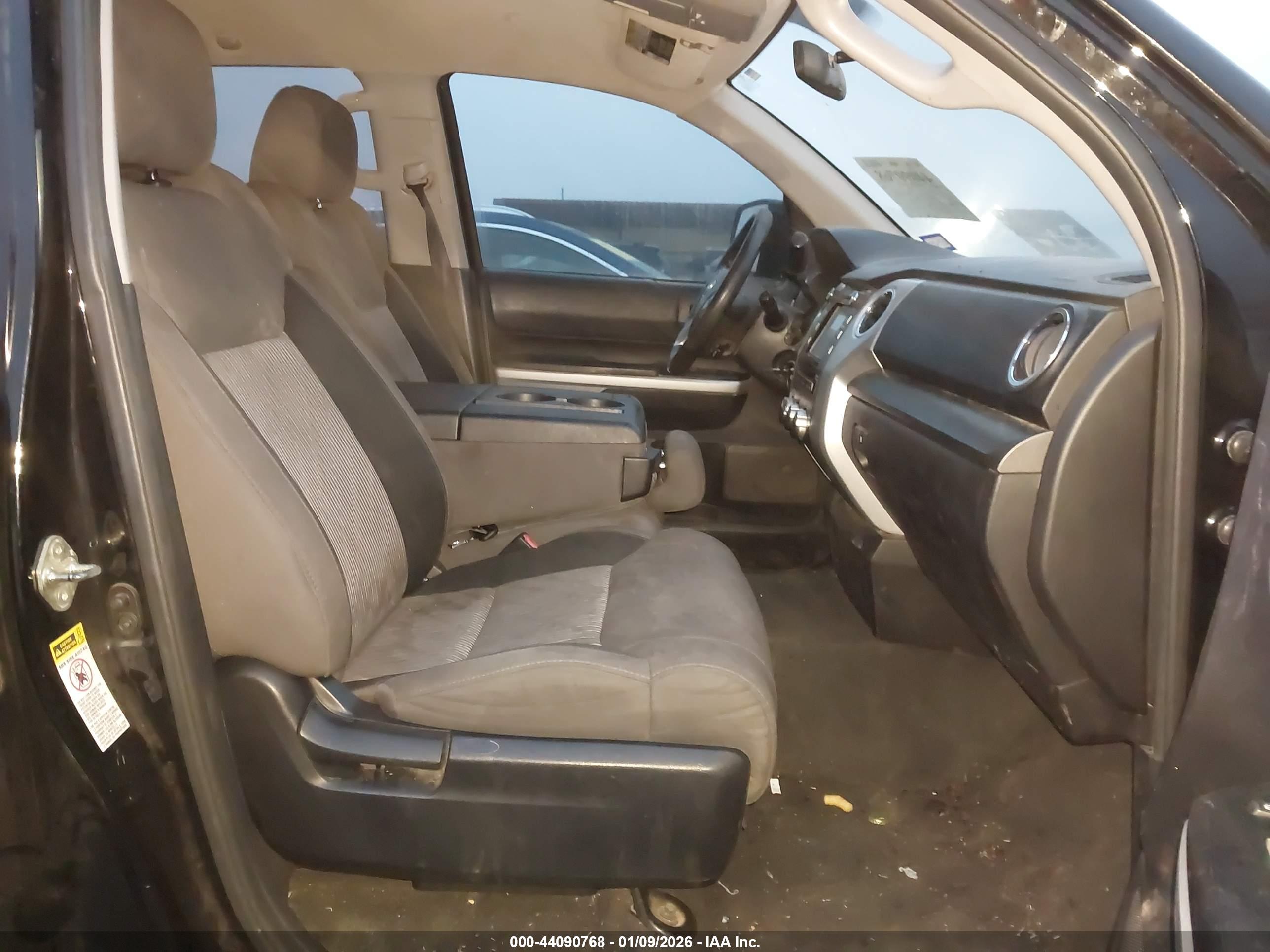 TOYOTA TUNDRA image 5