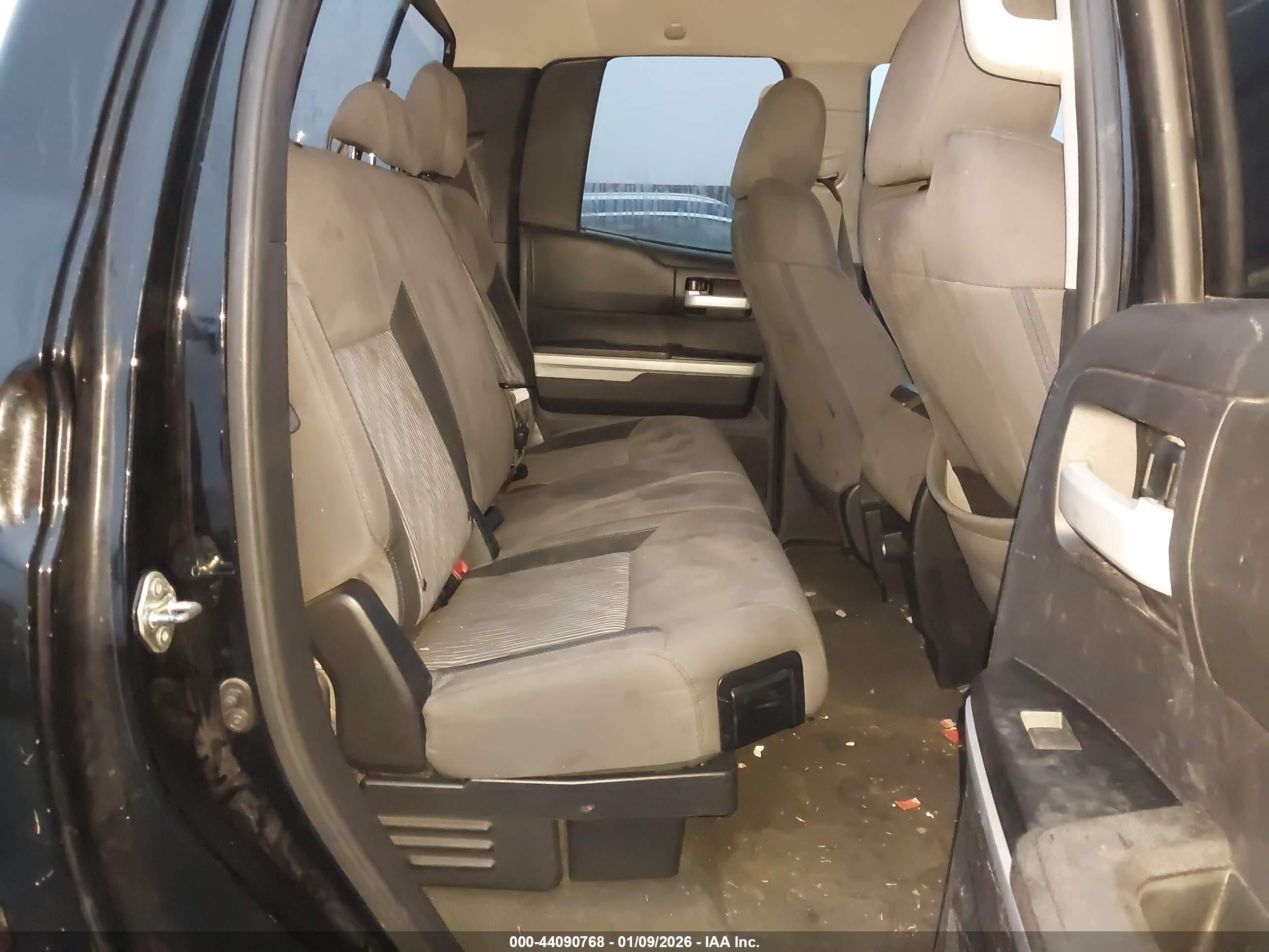 TOYOTA TUNDRA image 8