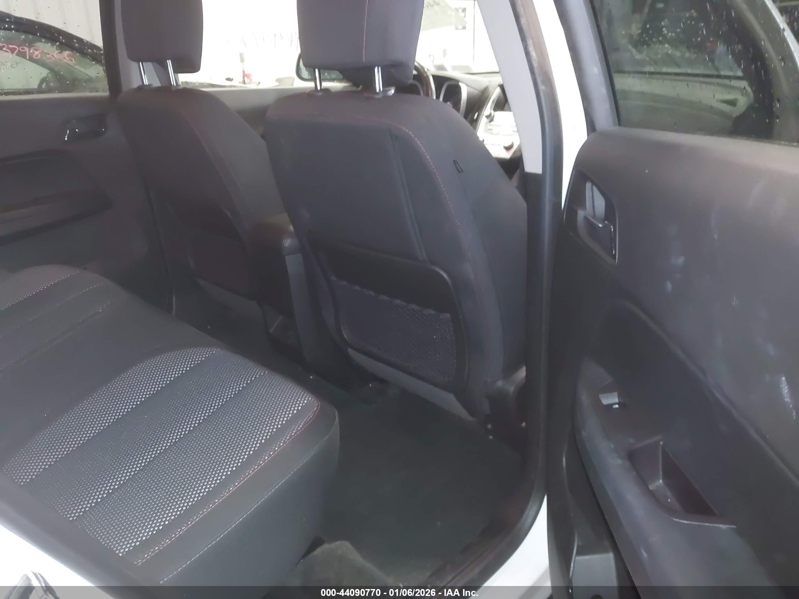 CHEVROLET EQUINOX image 8