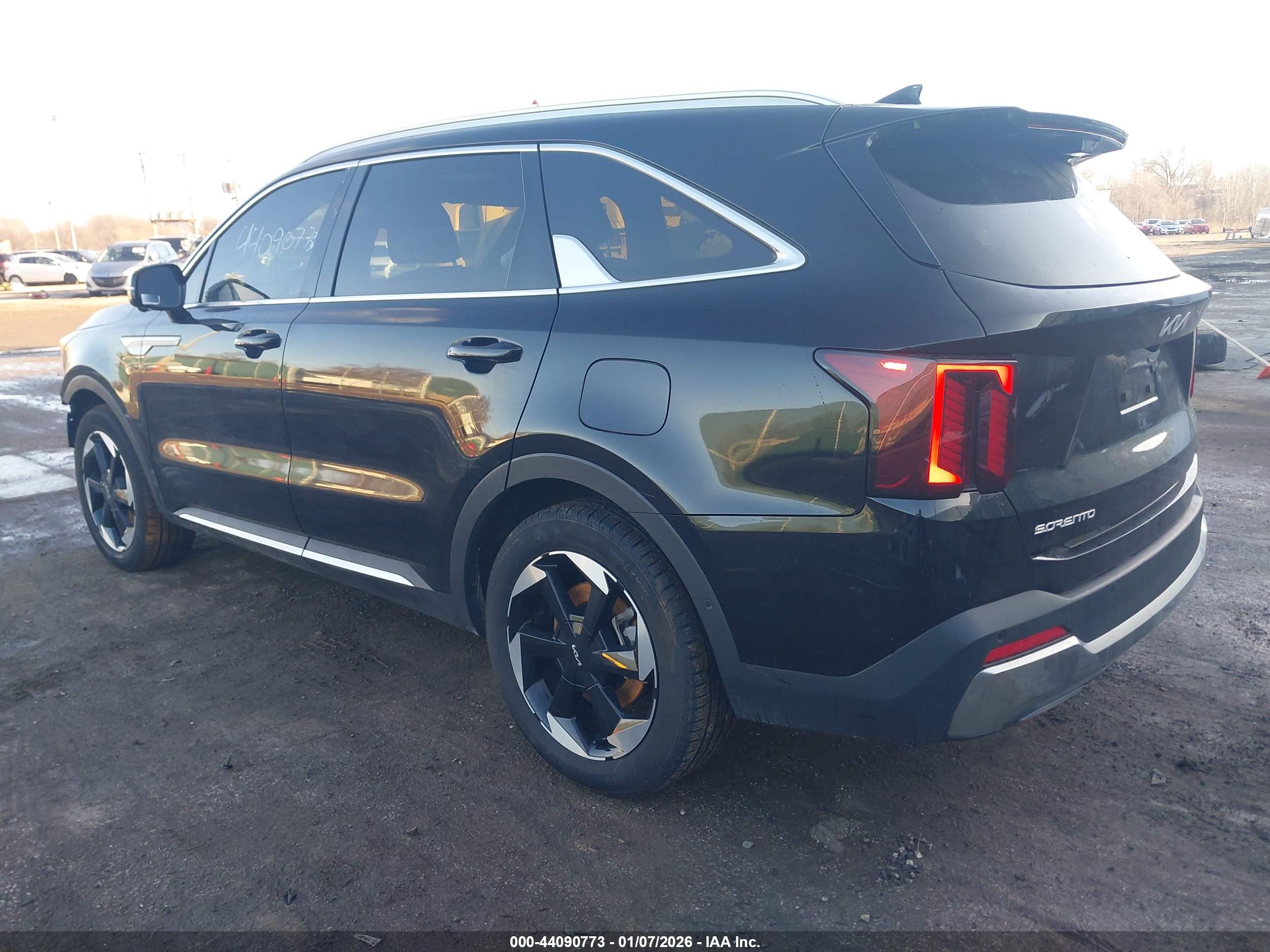 KIA SORENTO image 3