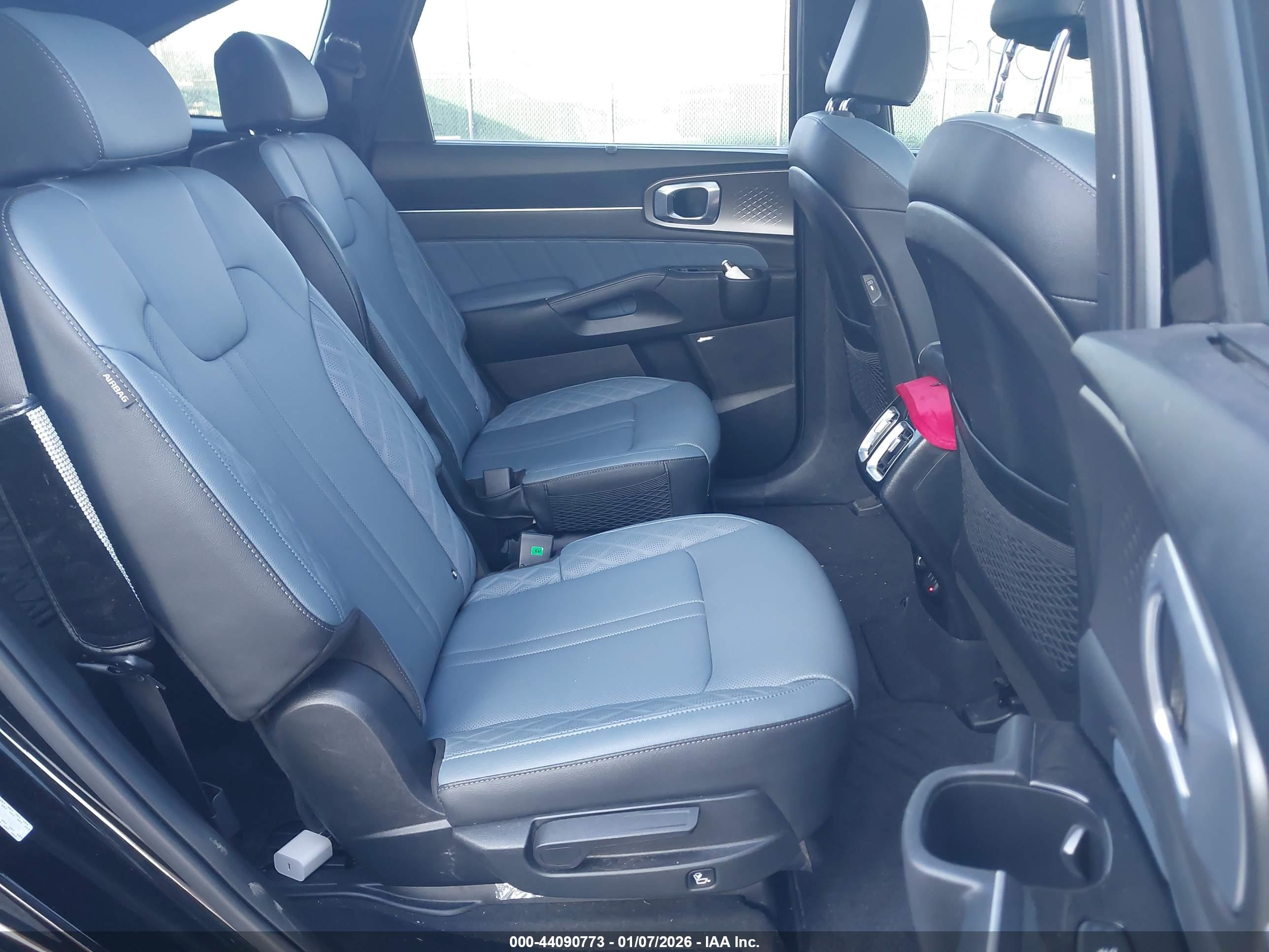 KIA SORENTO image 8