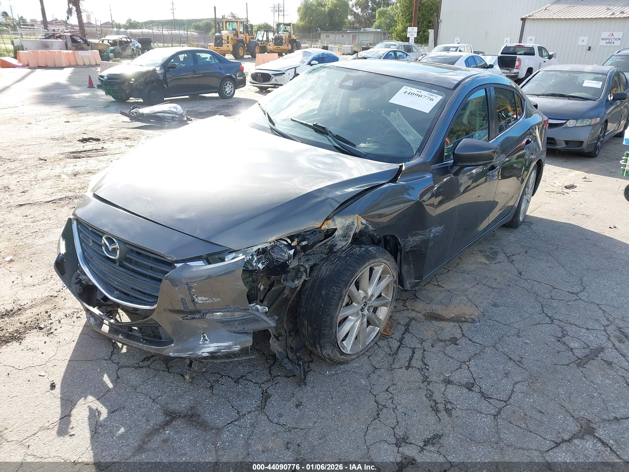 MAZDA MAZDA3 image 2