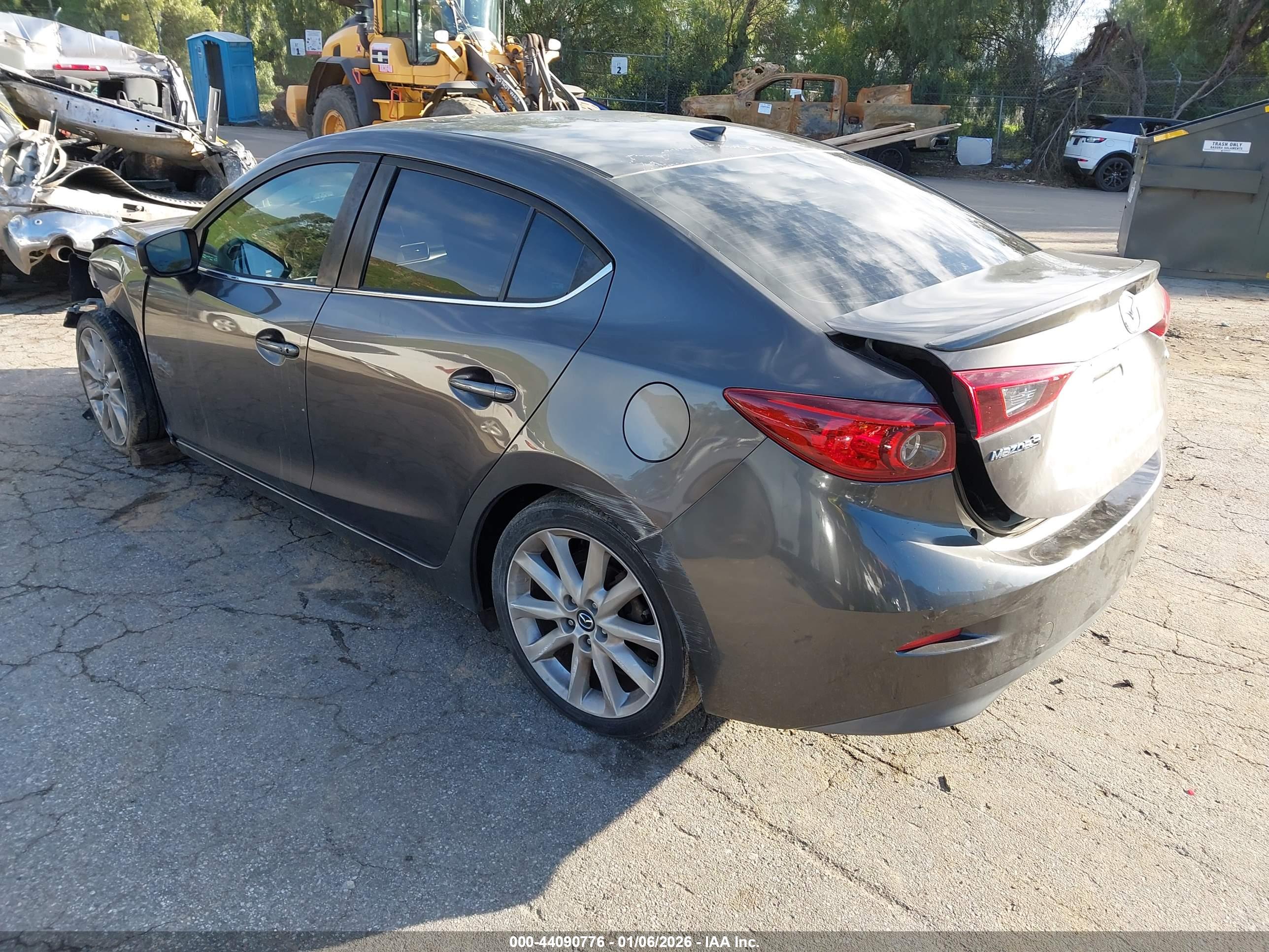 MAZDA MAZDA3 image 3