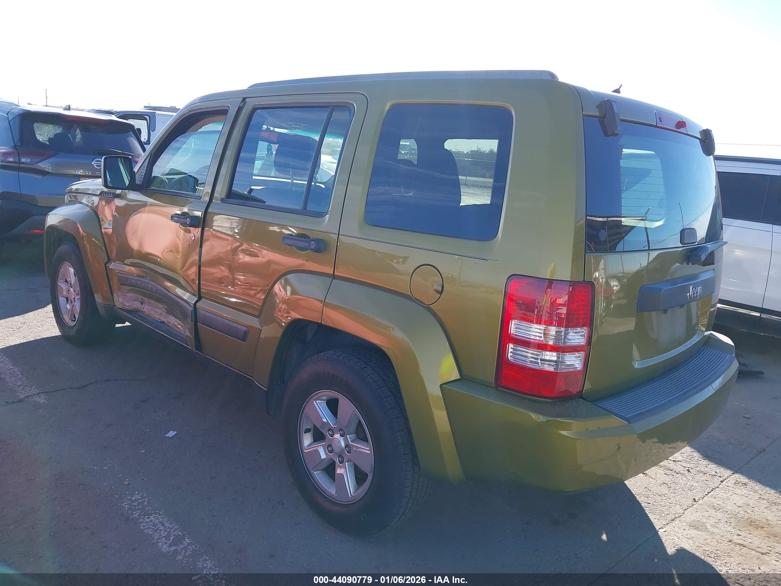 JEEP LIBERTY image 3