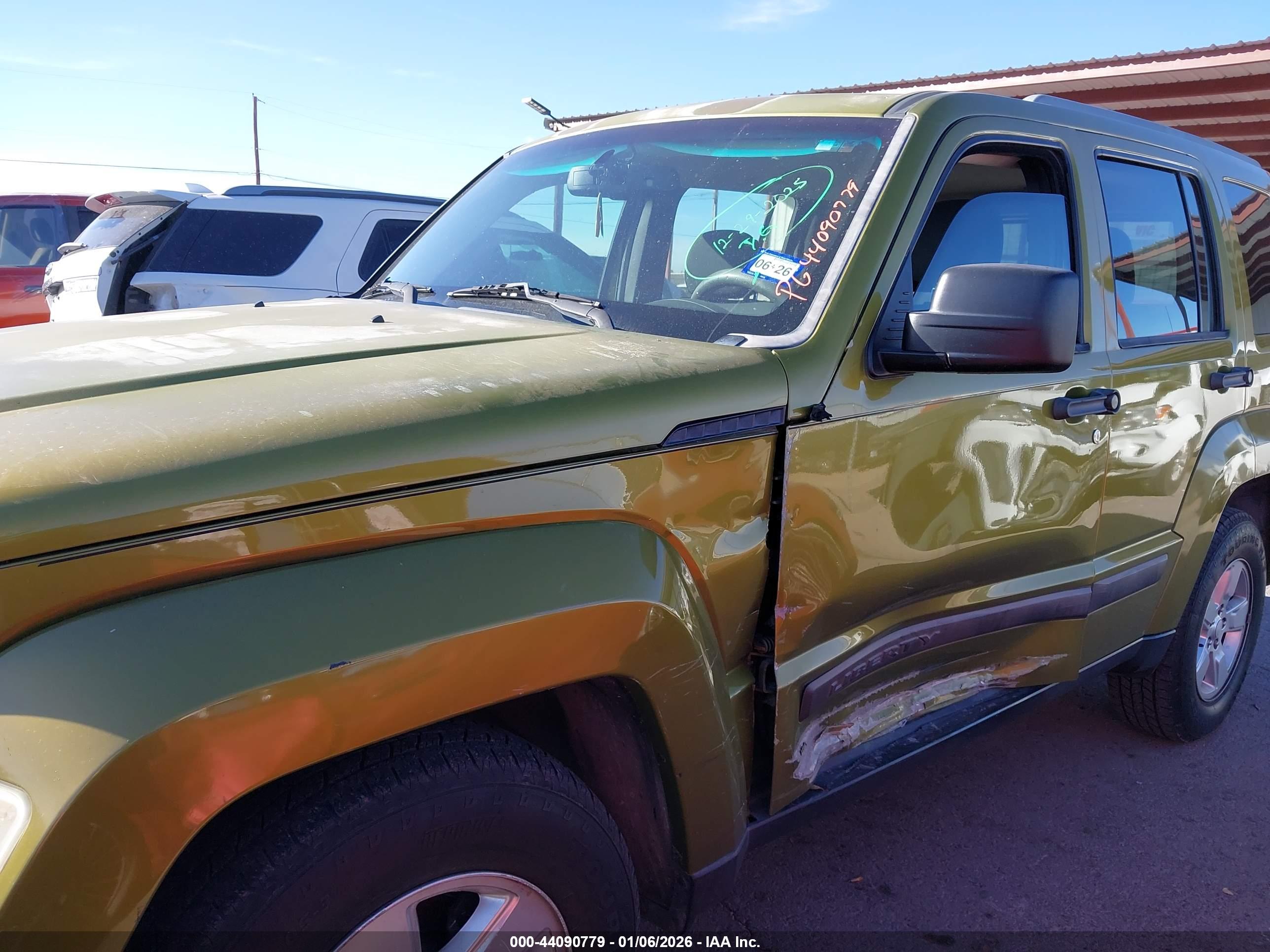 JEEP LIBERTY image 6