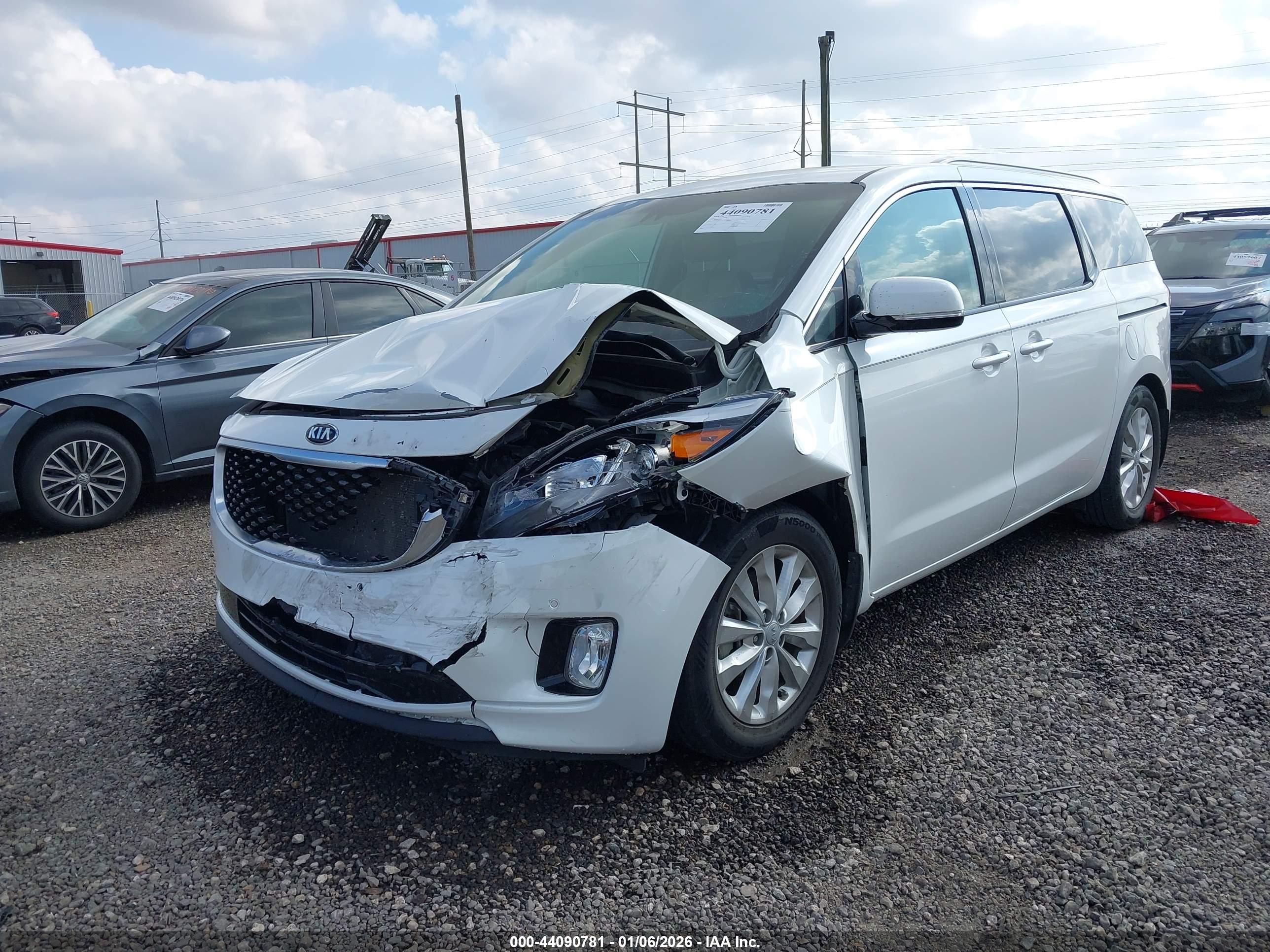 KIA SEDONA image 6