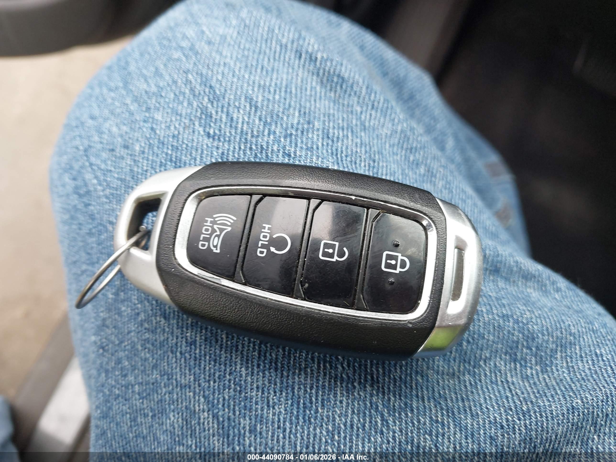 HYUNDAI KONA image 11