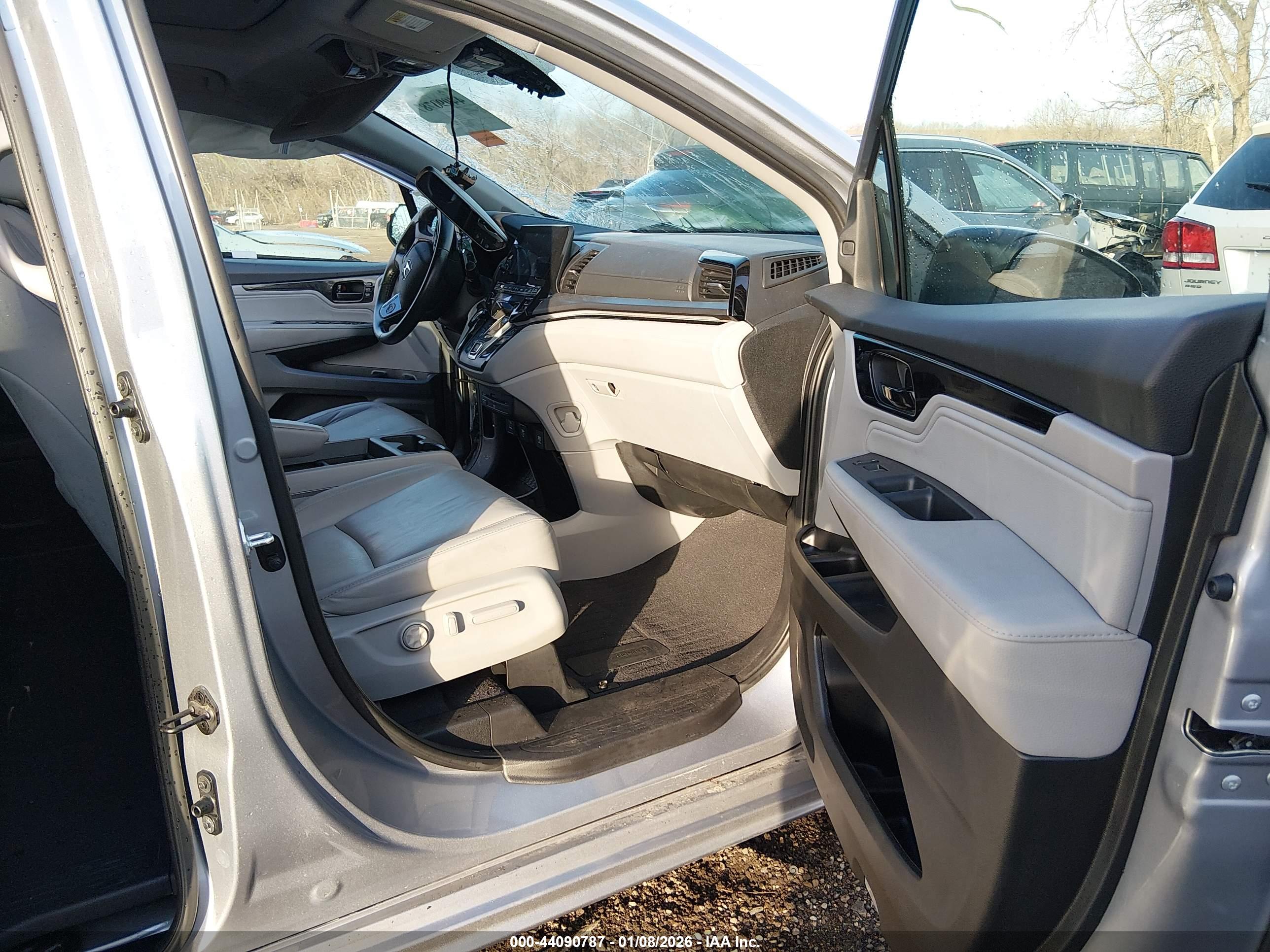 HONDA ODYSSEY image 5