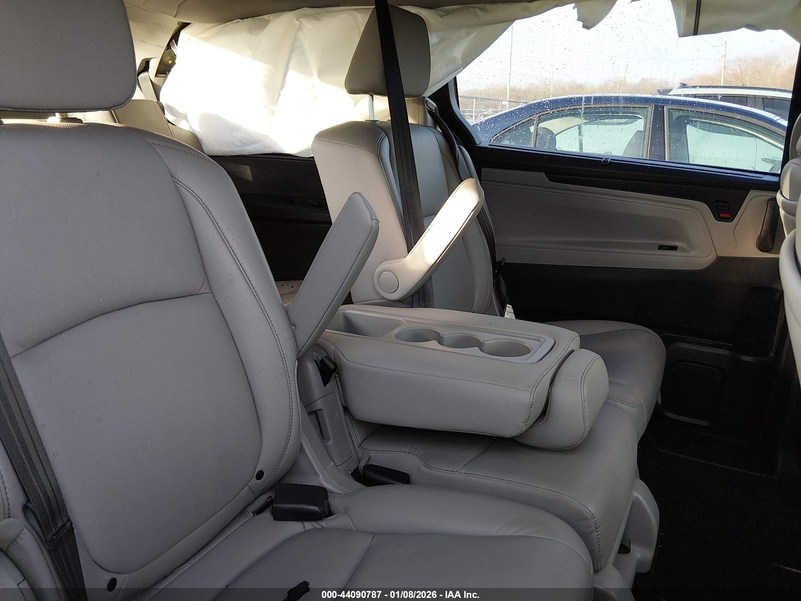 HONDA ODYSSEY image 8