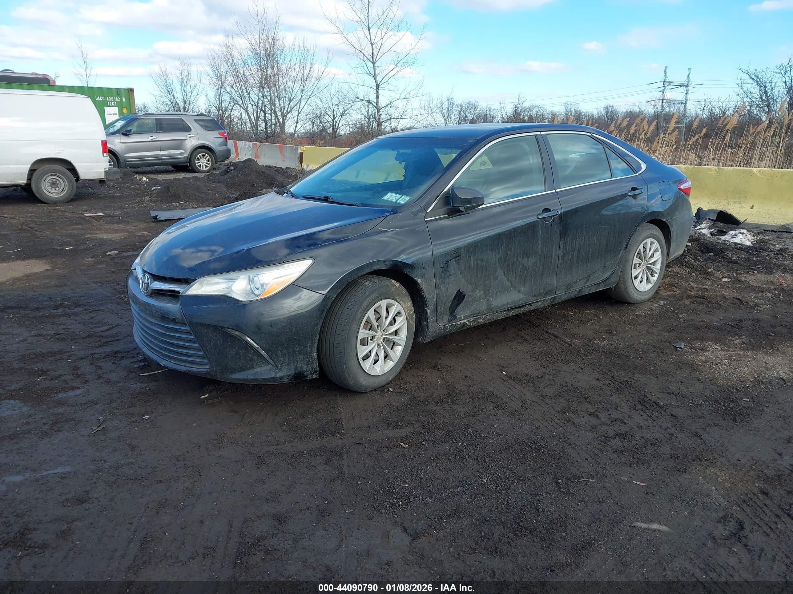 TOYOTA CAMRY image 2