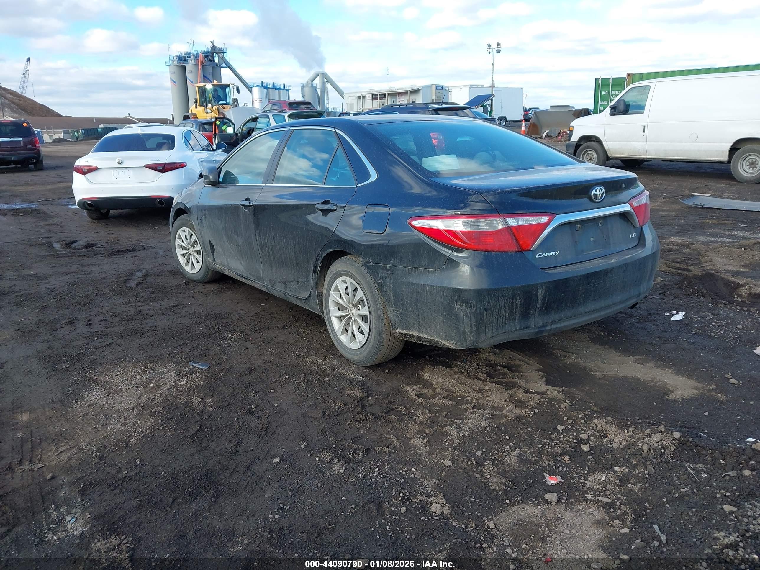 TOYOTA CAMRY image 3