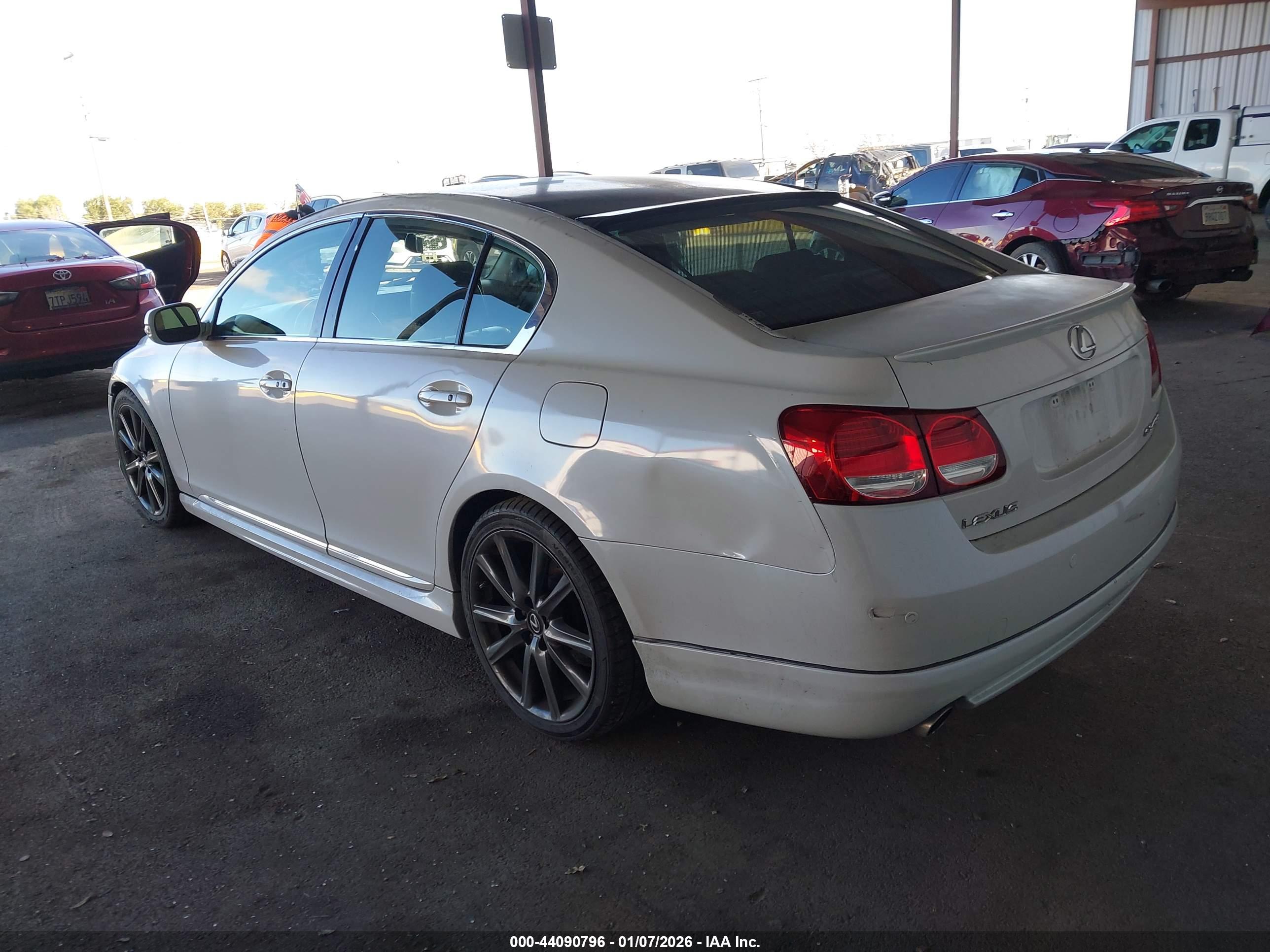 LEXUS GS image 3