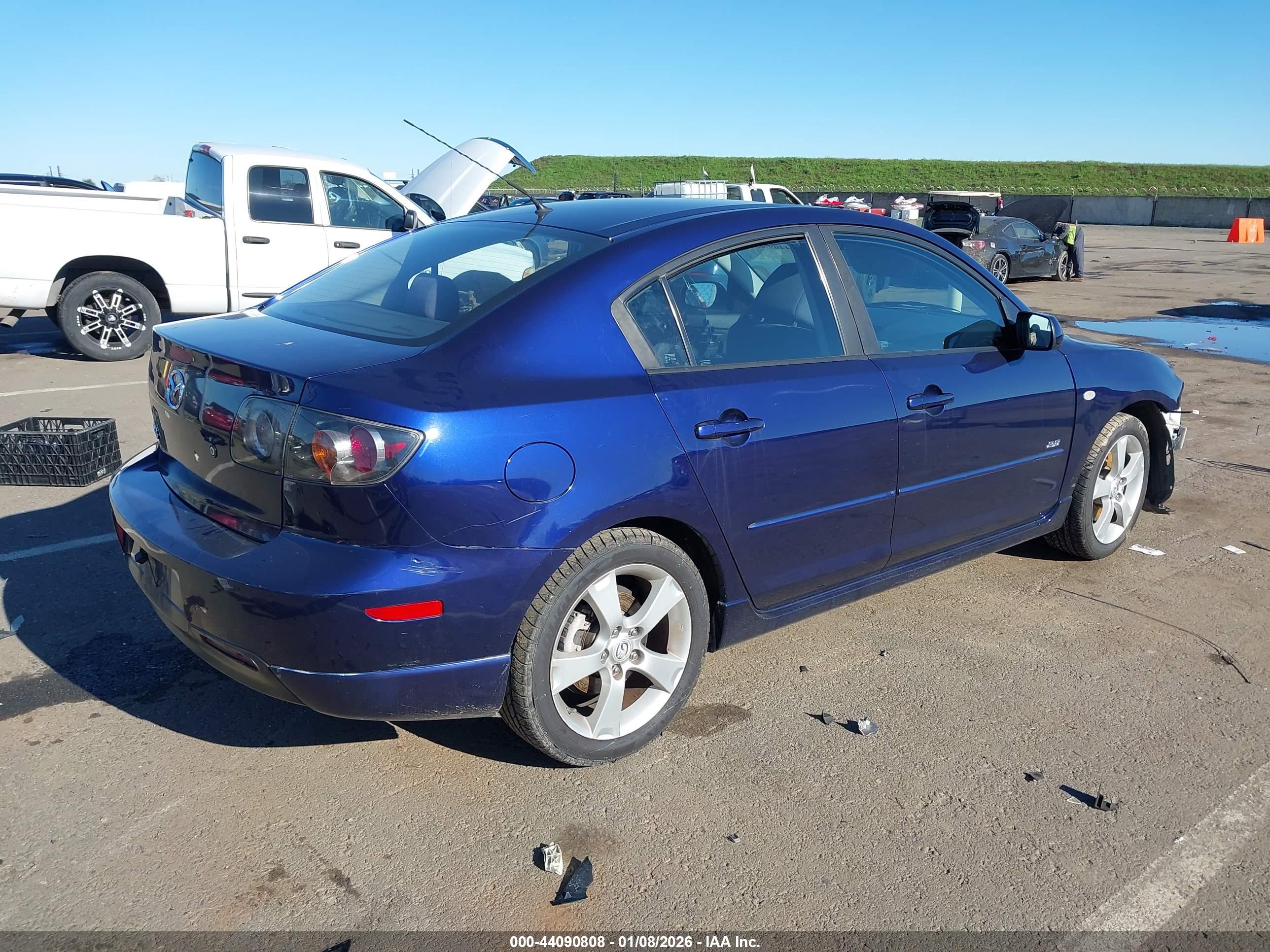 MAZDA MAZDA3 image 4