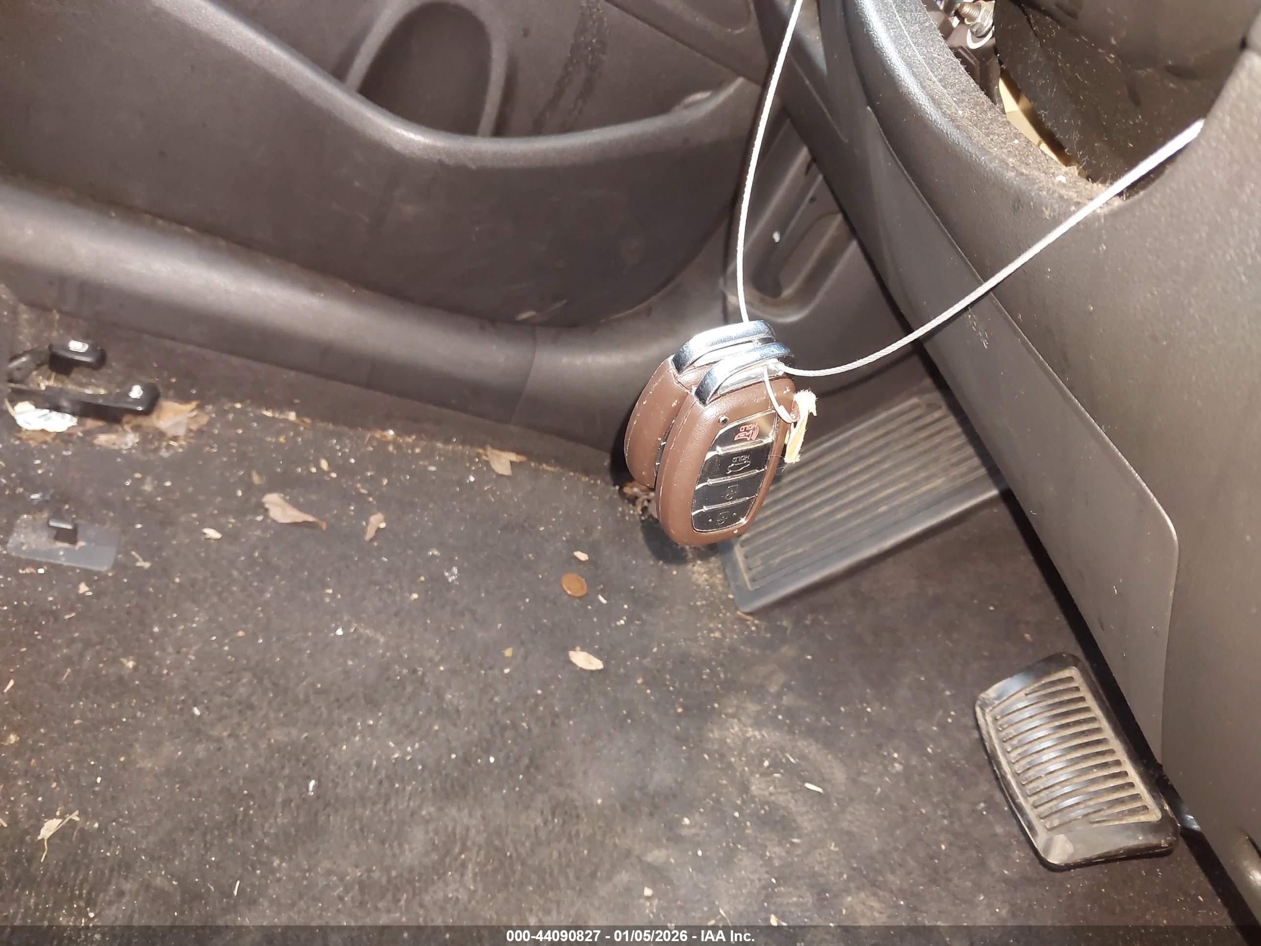 HYUNDAI ELANTRA image 11
