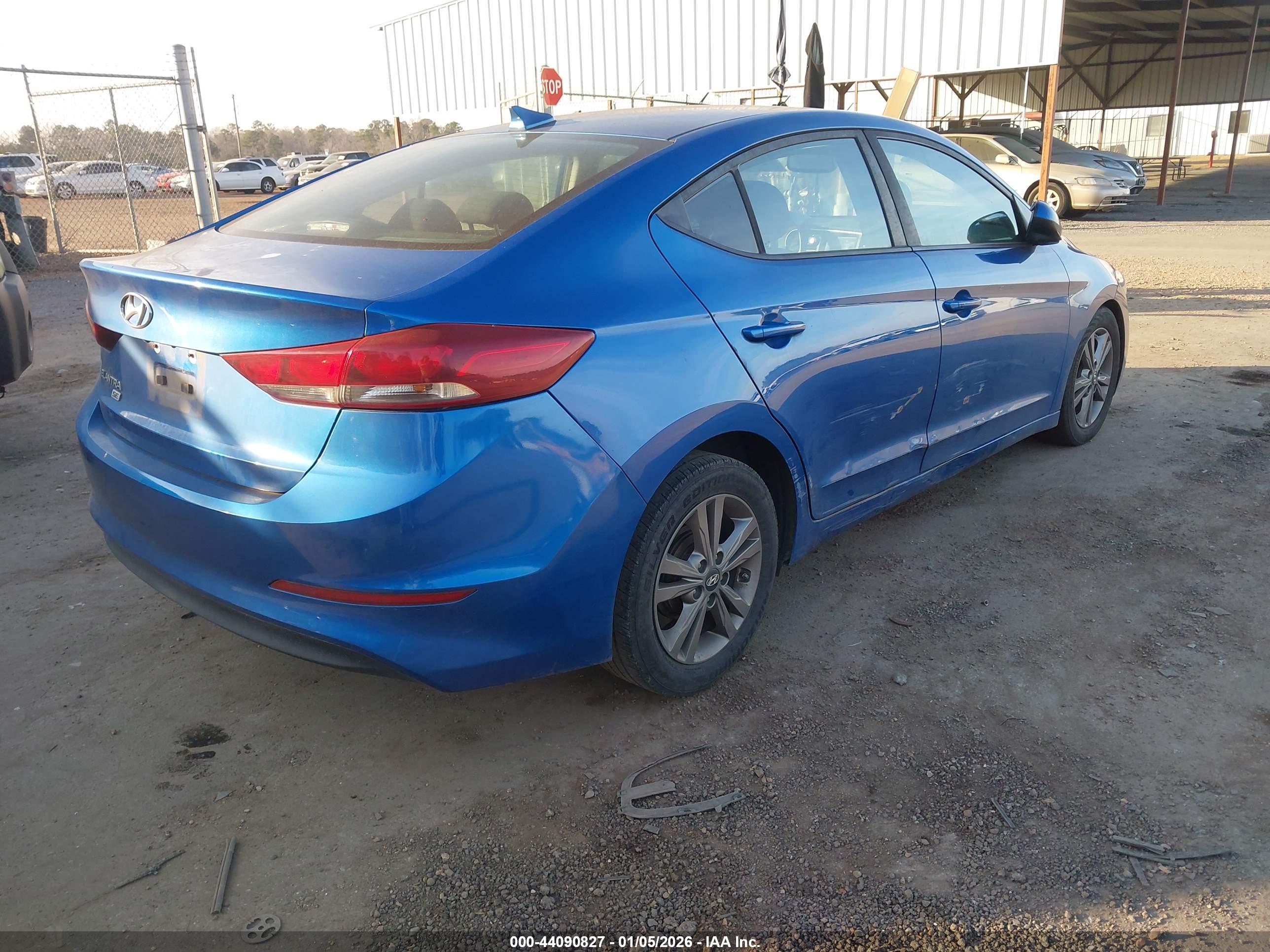 HYUNDAI ELANTRA image 4