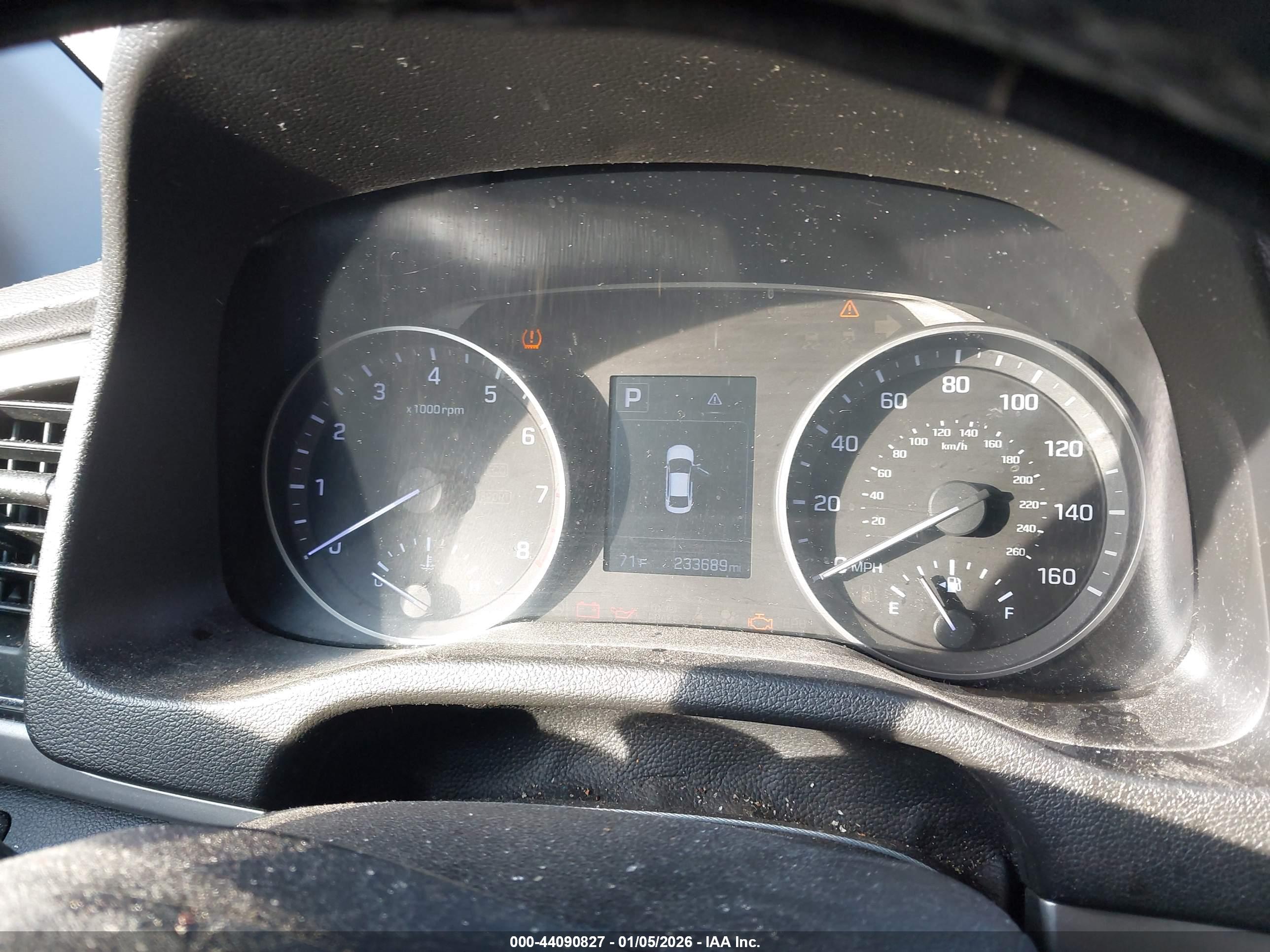 HYUNDAI ELANTRA image 7