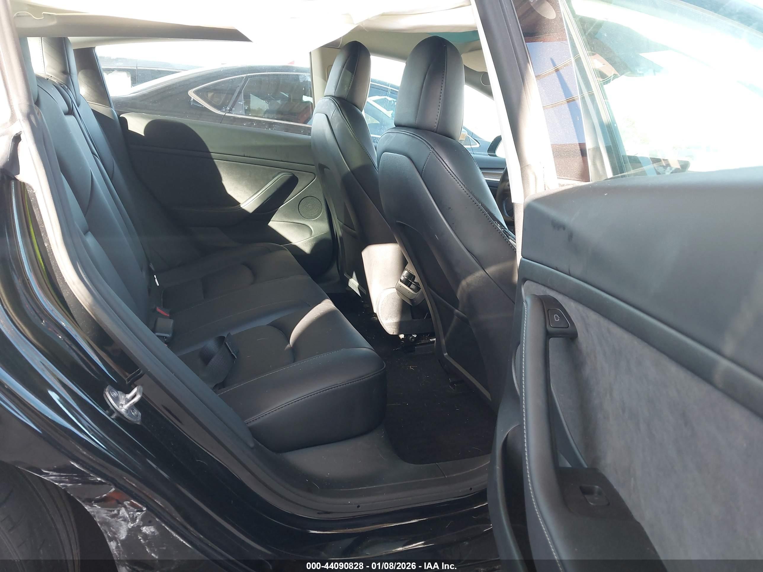 TESLA MODEL image 8