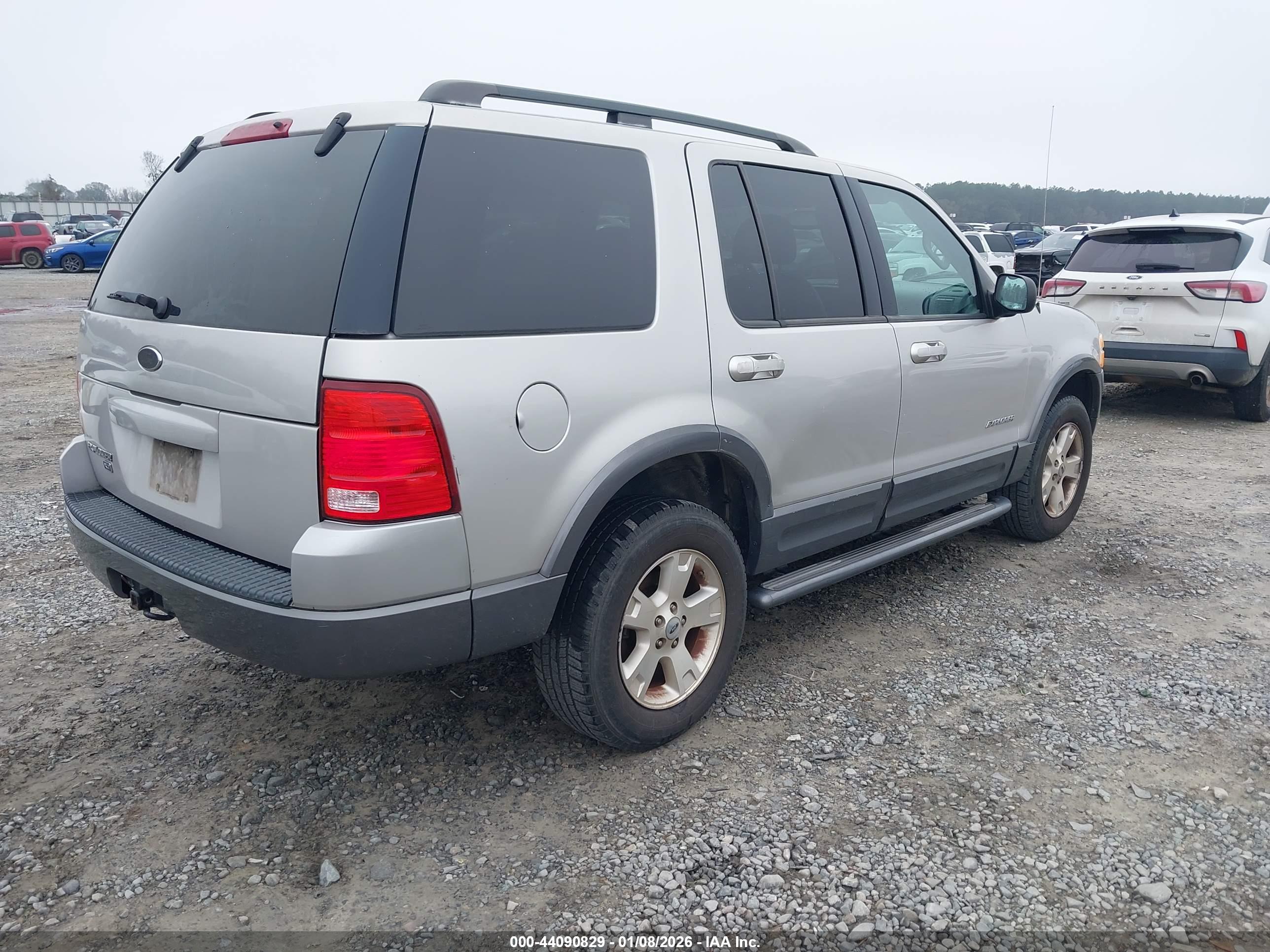FORD EXPLORER image 4