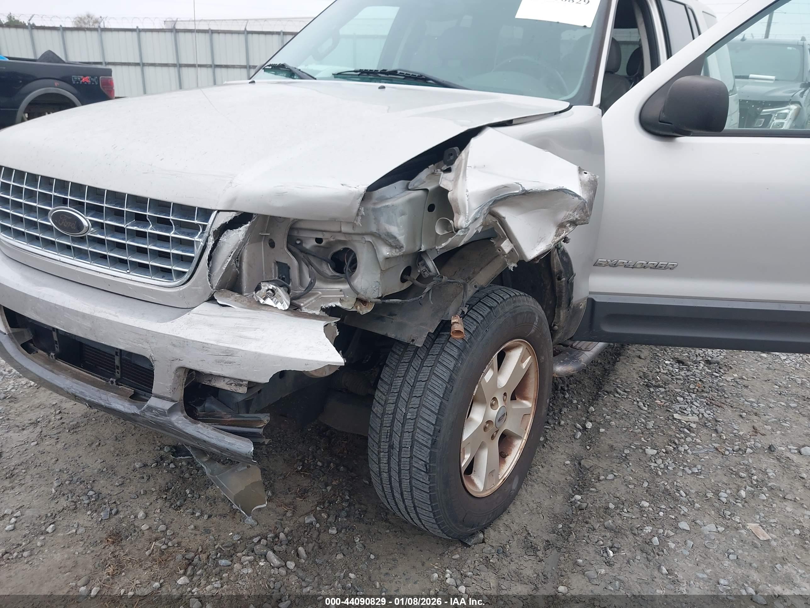 FORD EXPLORER image 6