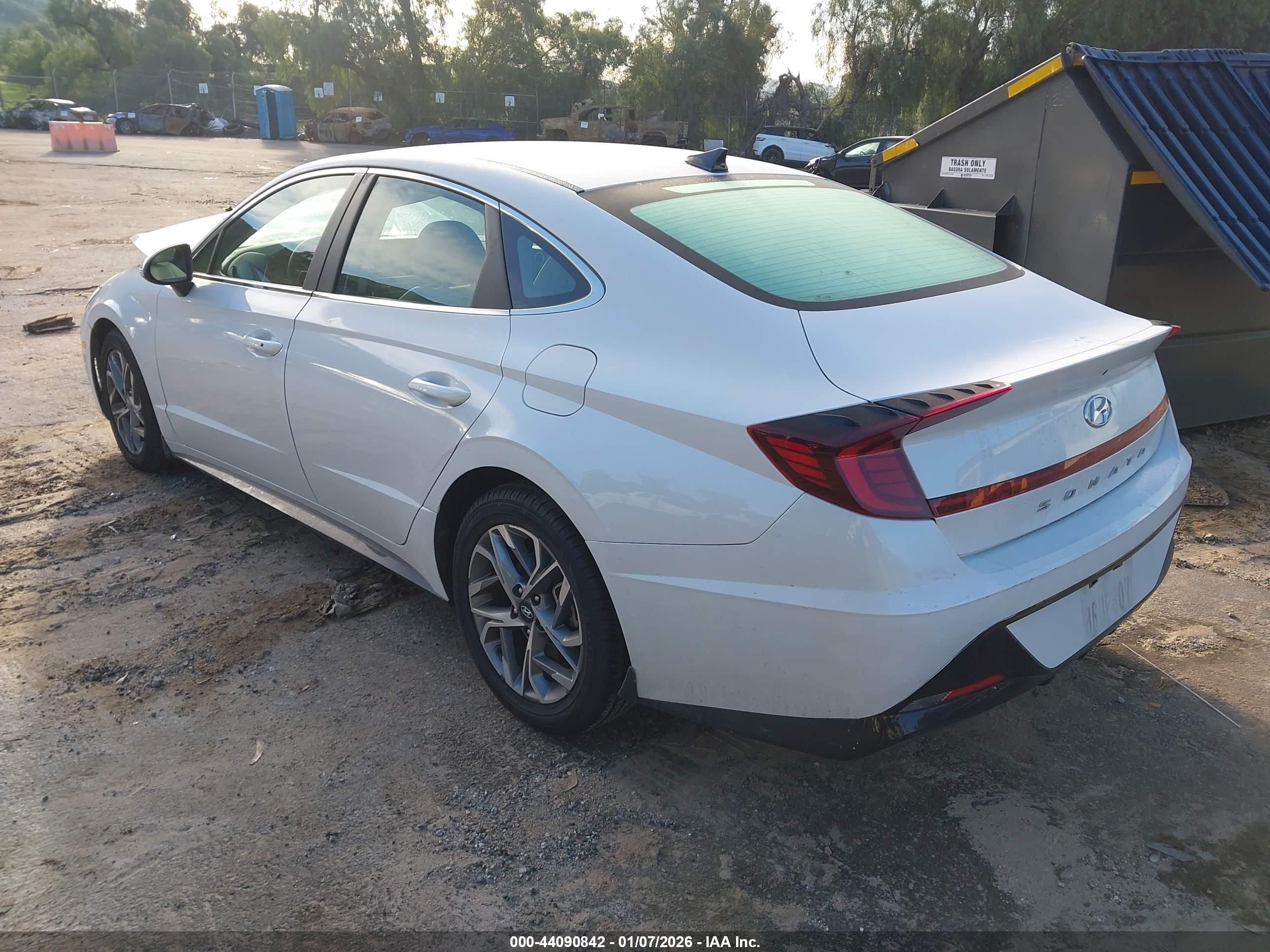 HYUNDAI SONATA image 3