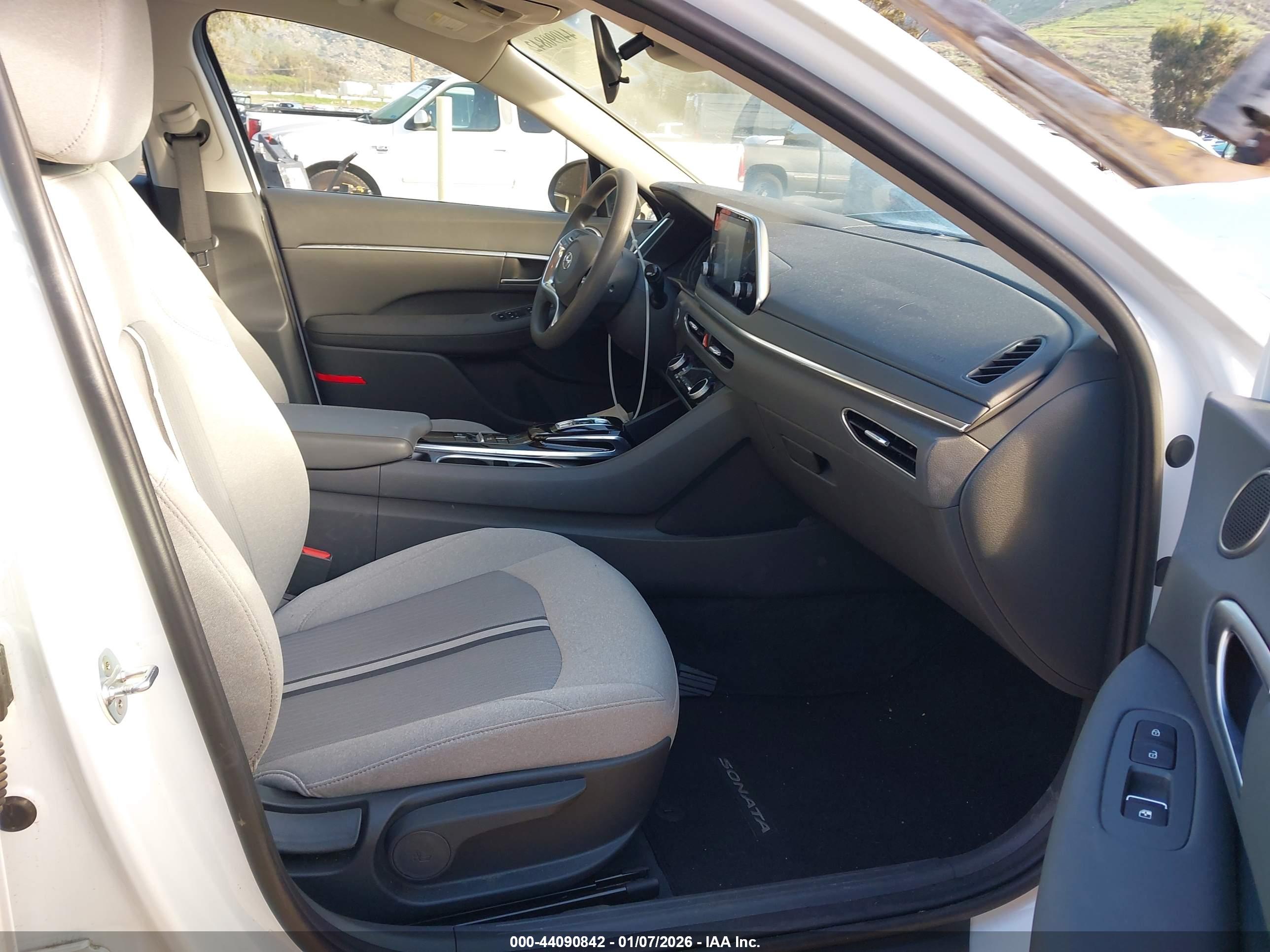 HYUNDAI SONATA image 5