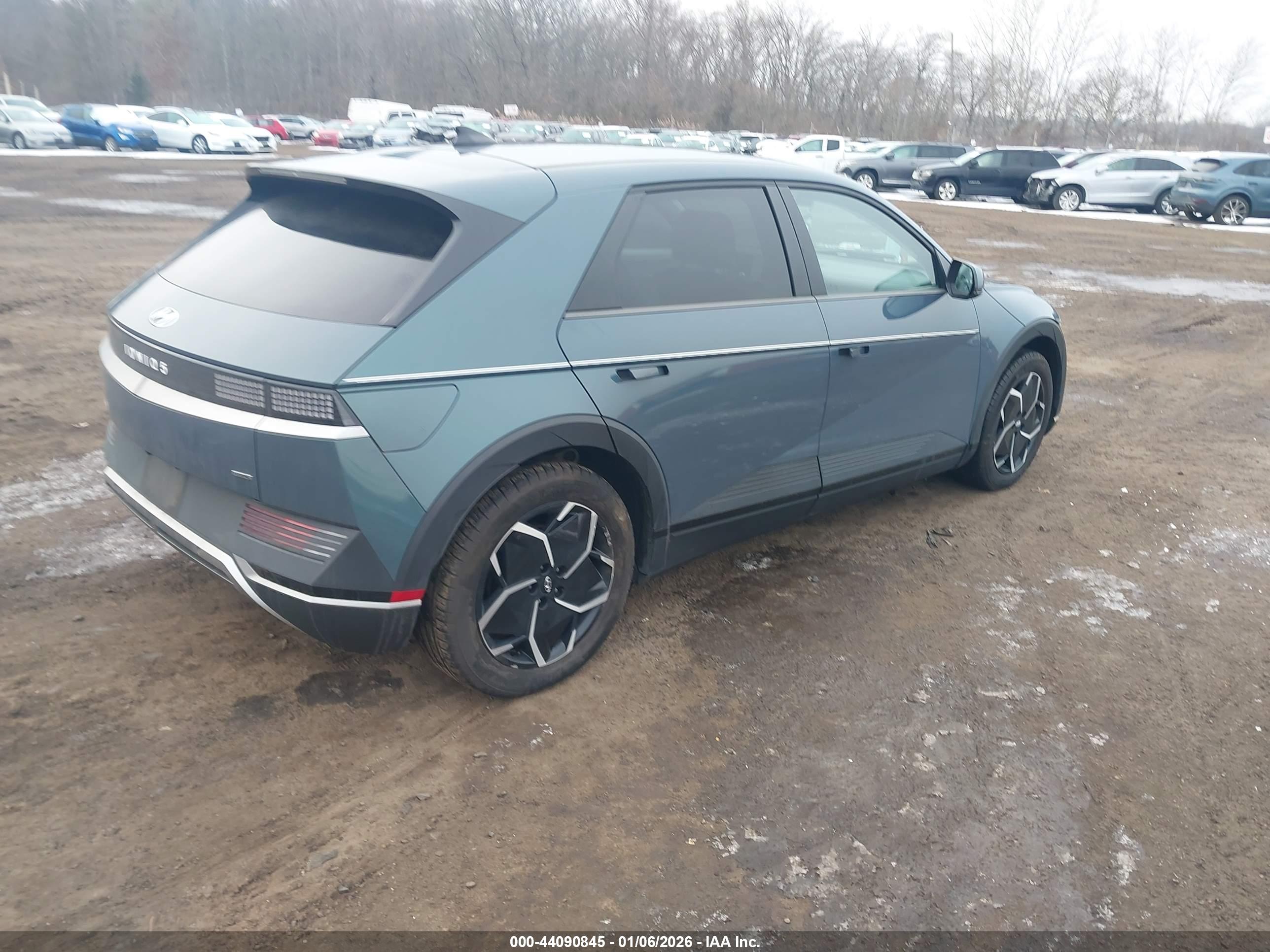 HYUNDAI IONIQ image 4