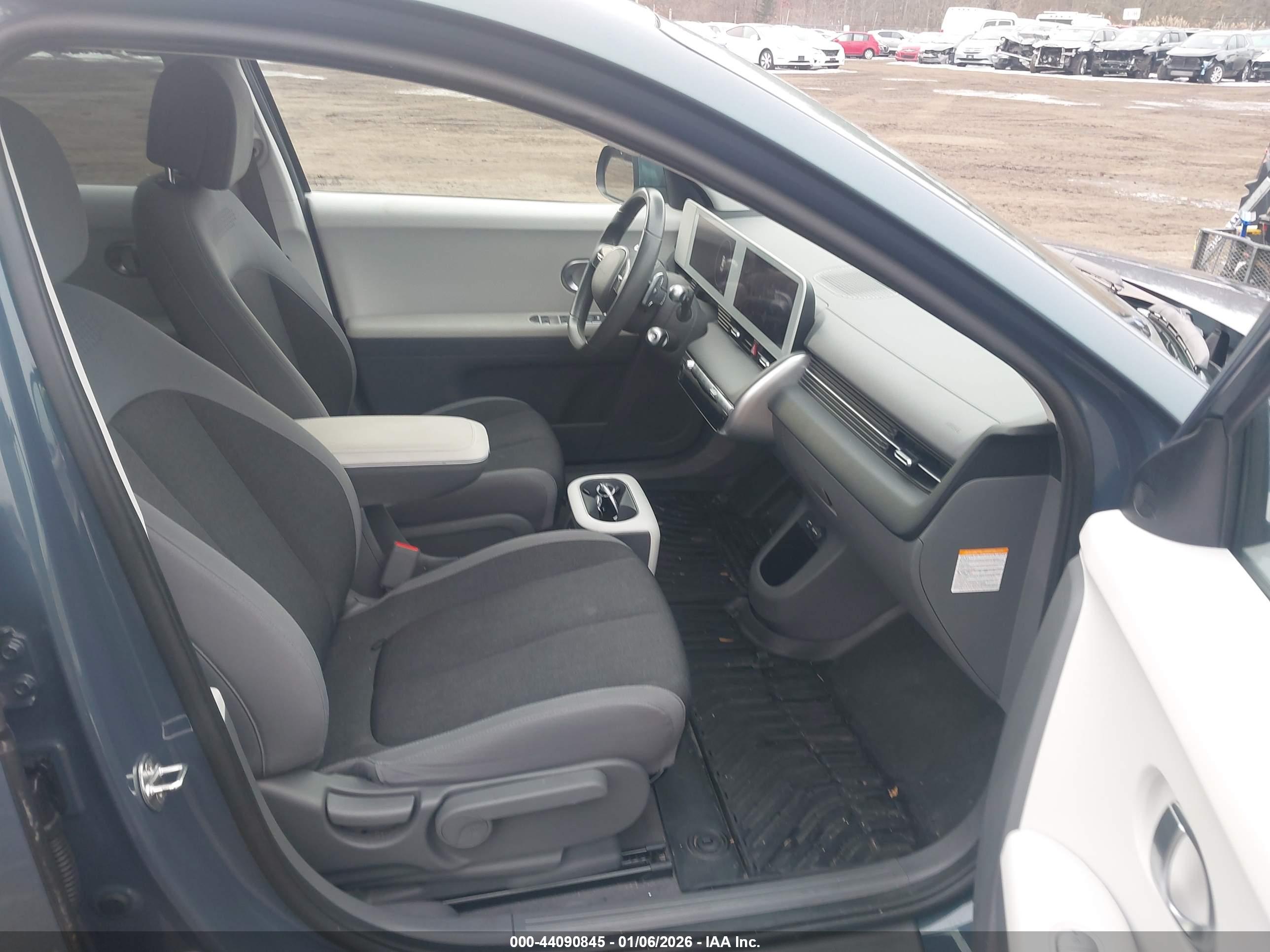 HYUNDAI IONIQ image 5